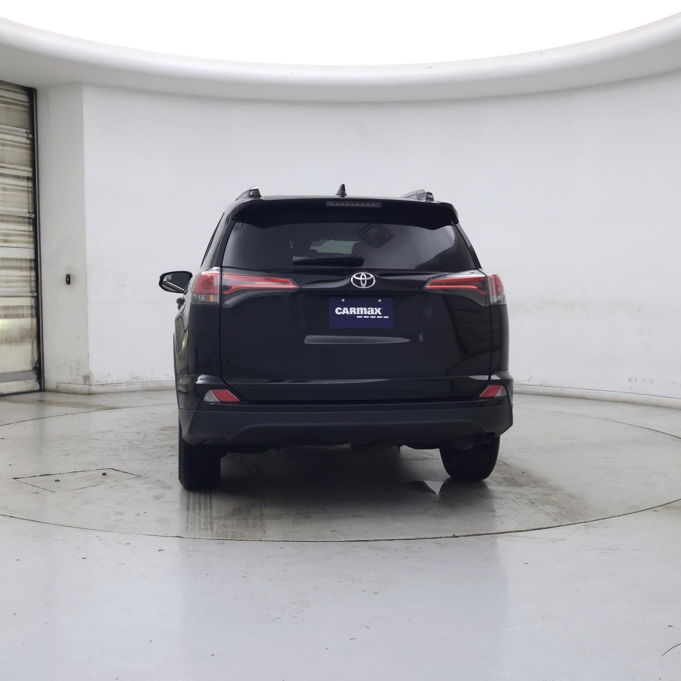 Thumbnail: 2017 Toyota RAV4 - 6