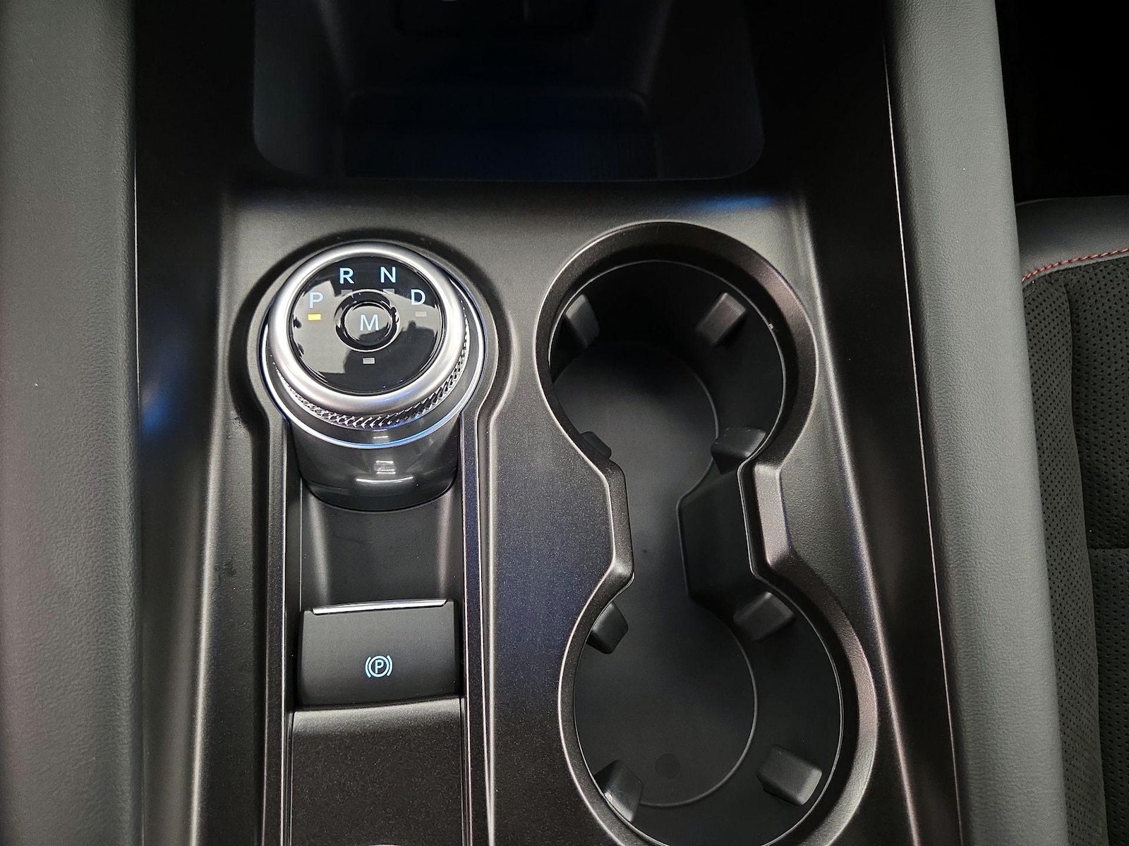 2026 Ford Explorer ST - Photo 18