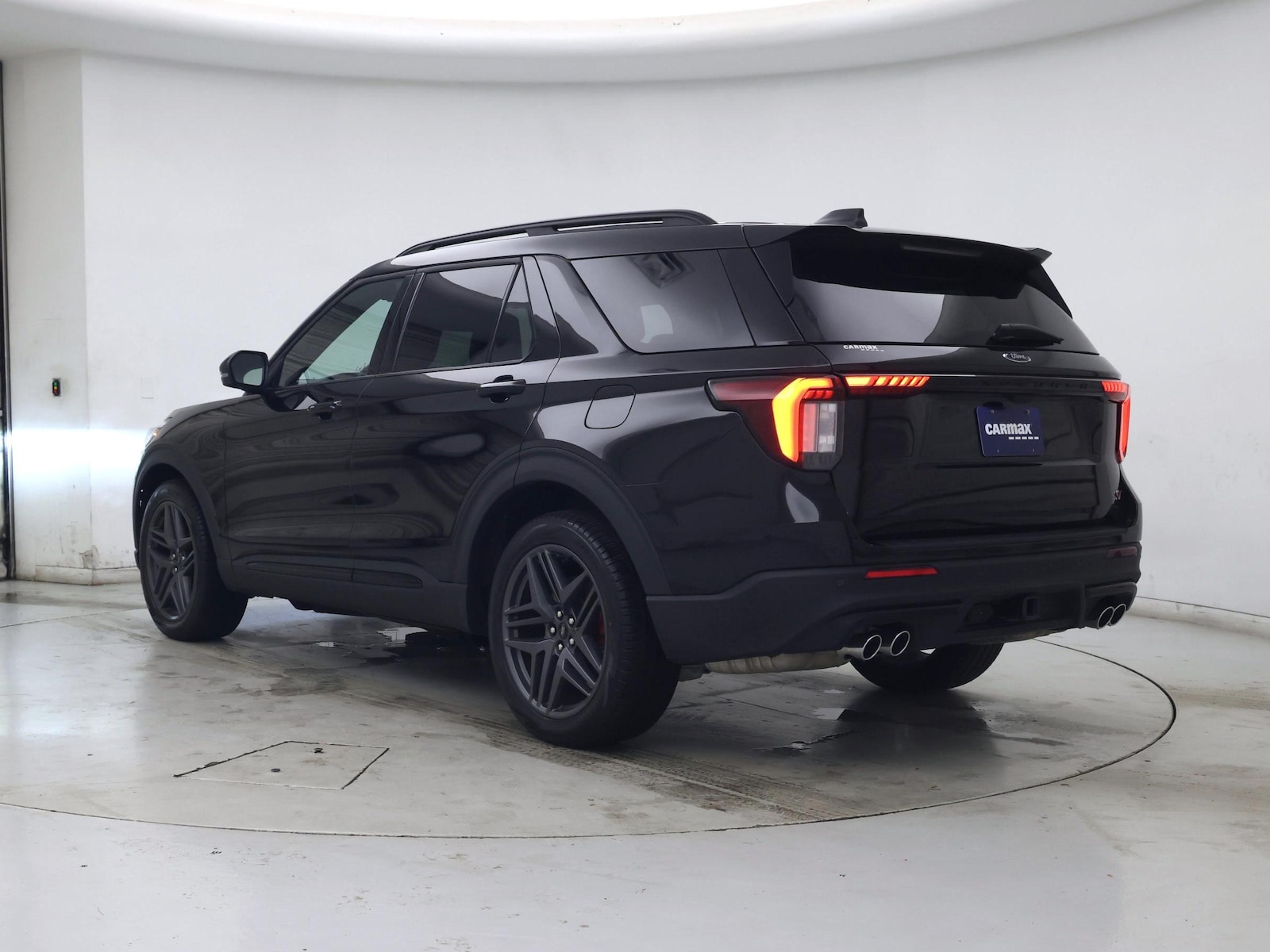 2026 Ford Explorer ST - Photo 3