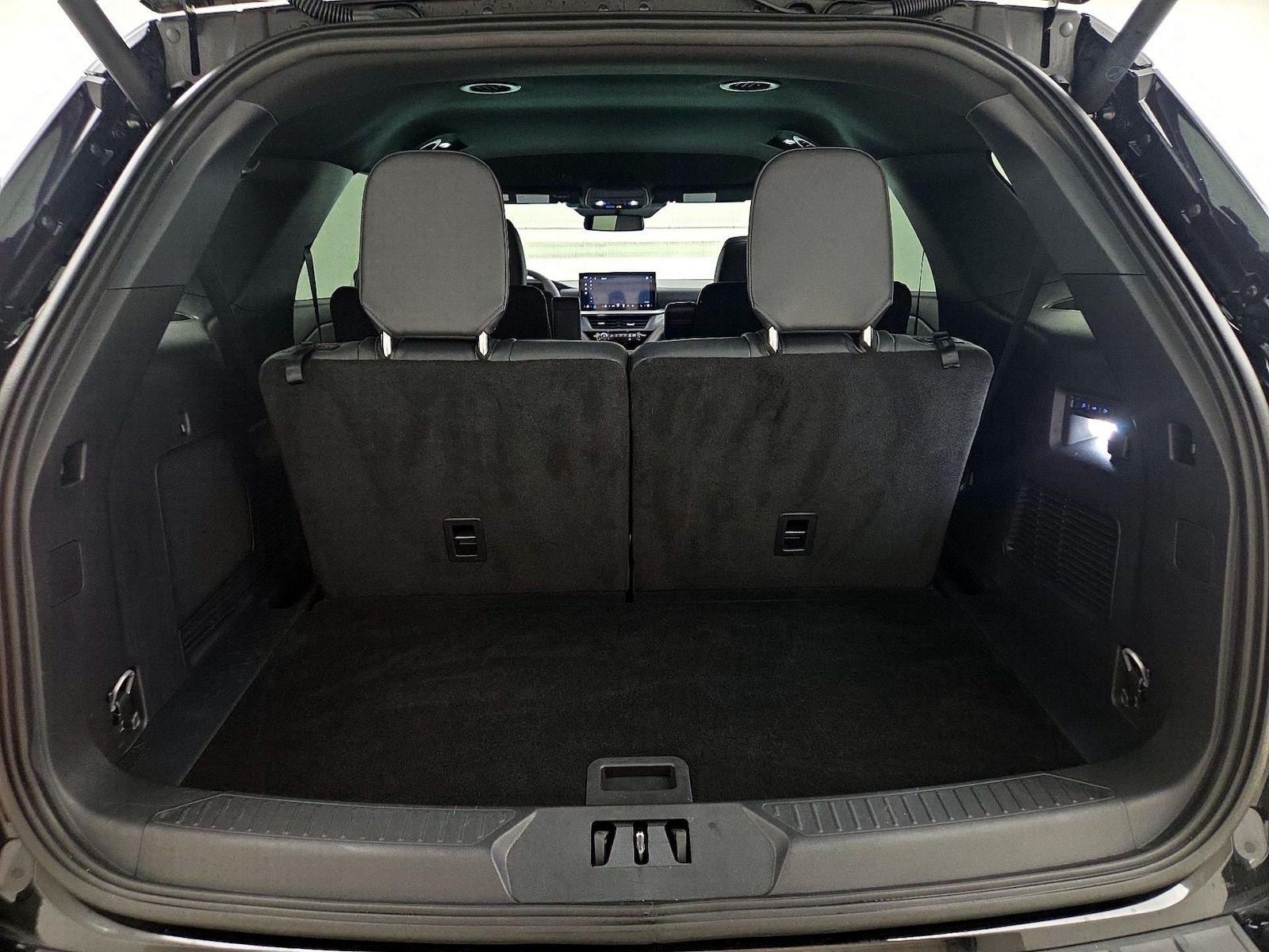 2026 Ford Explorer ST - Photo 22