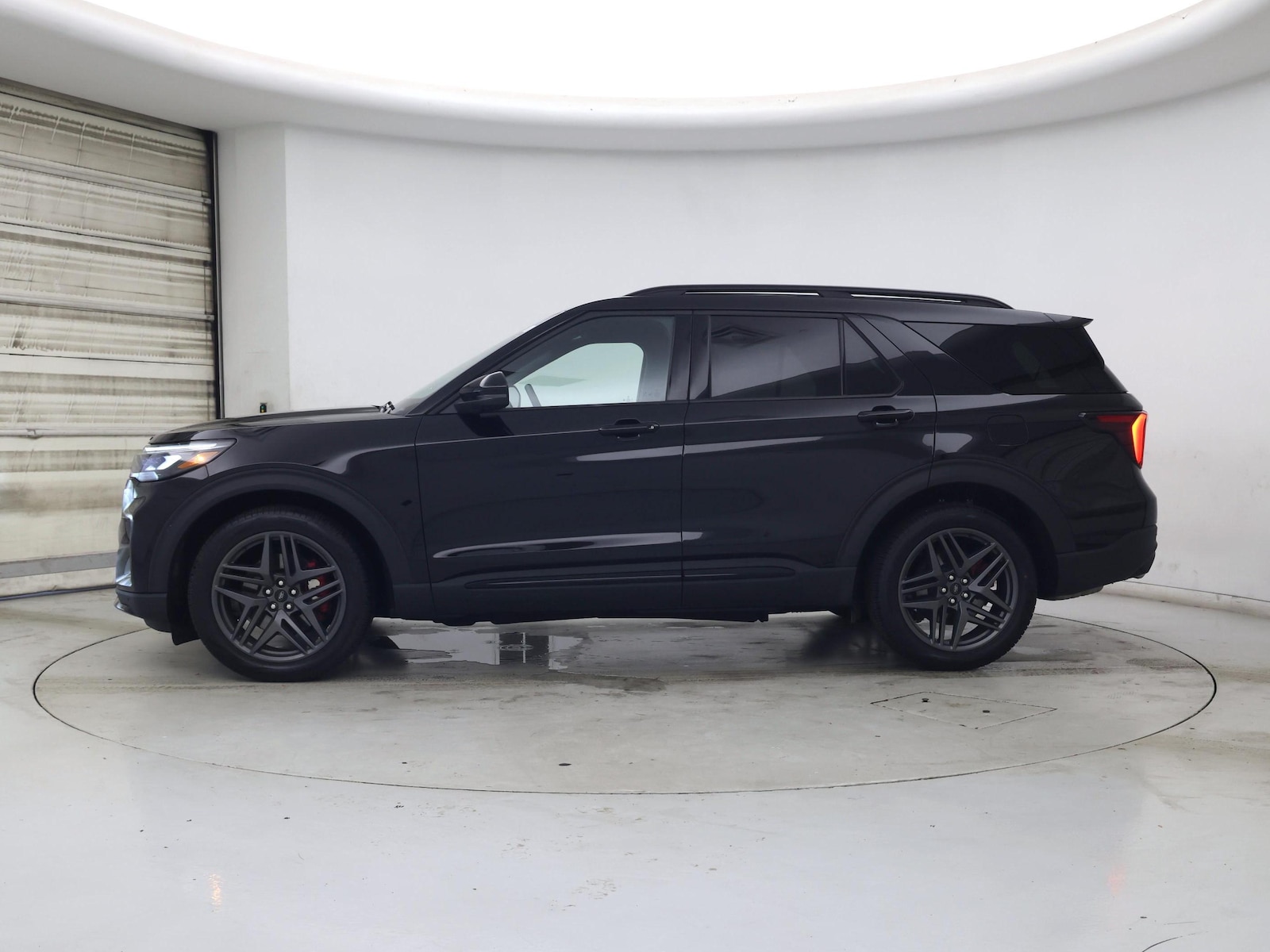 2026 Ford Explorer ST - Photo 4