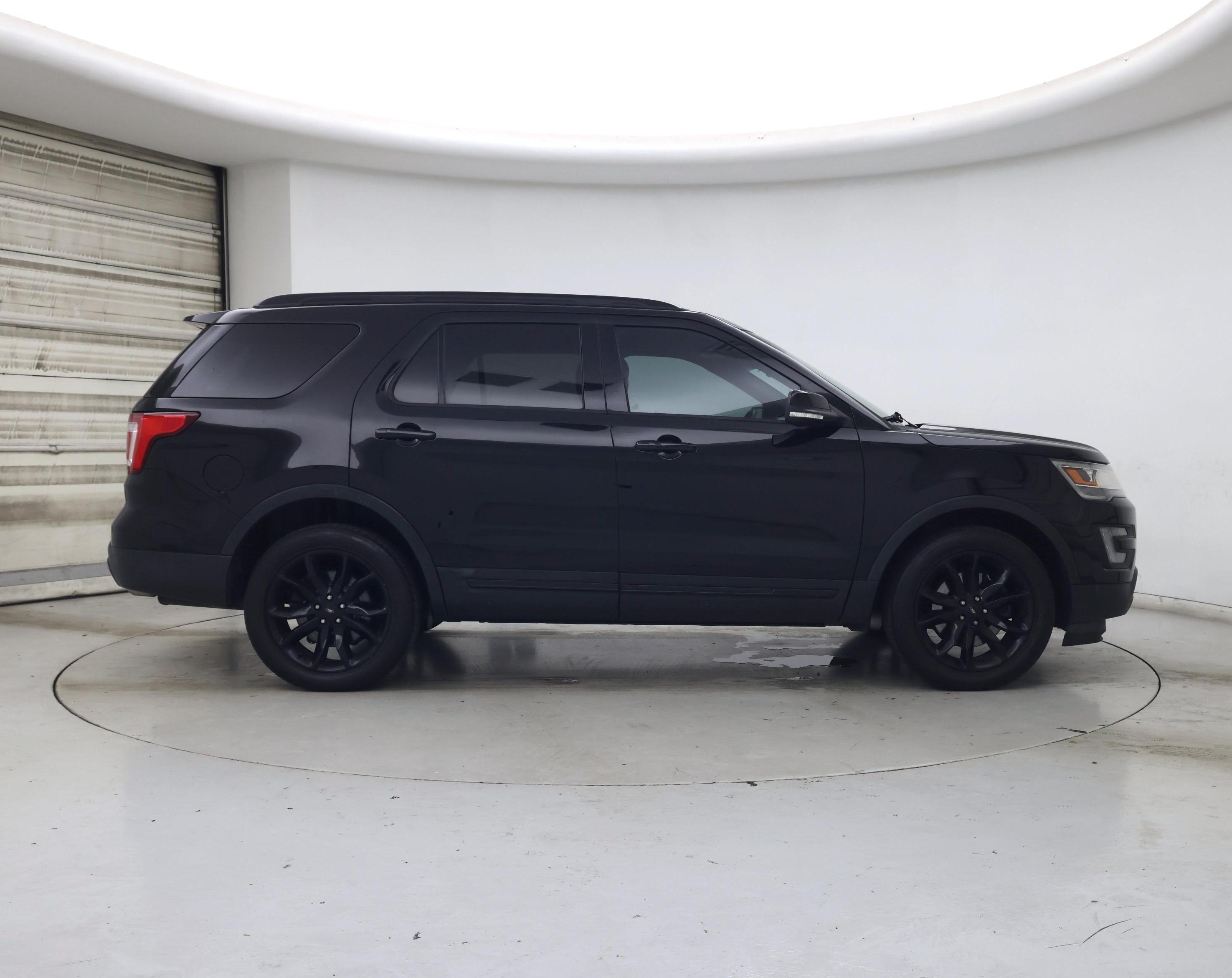 Thumbnail: 2017 Ford Explorer - 7