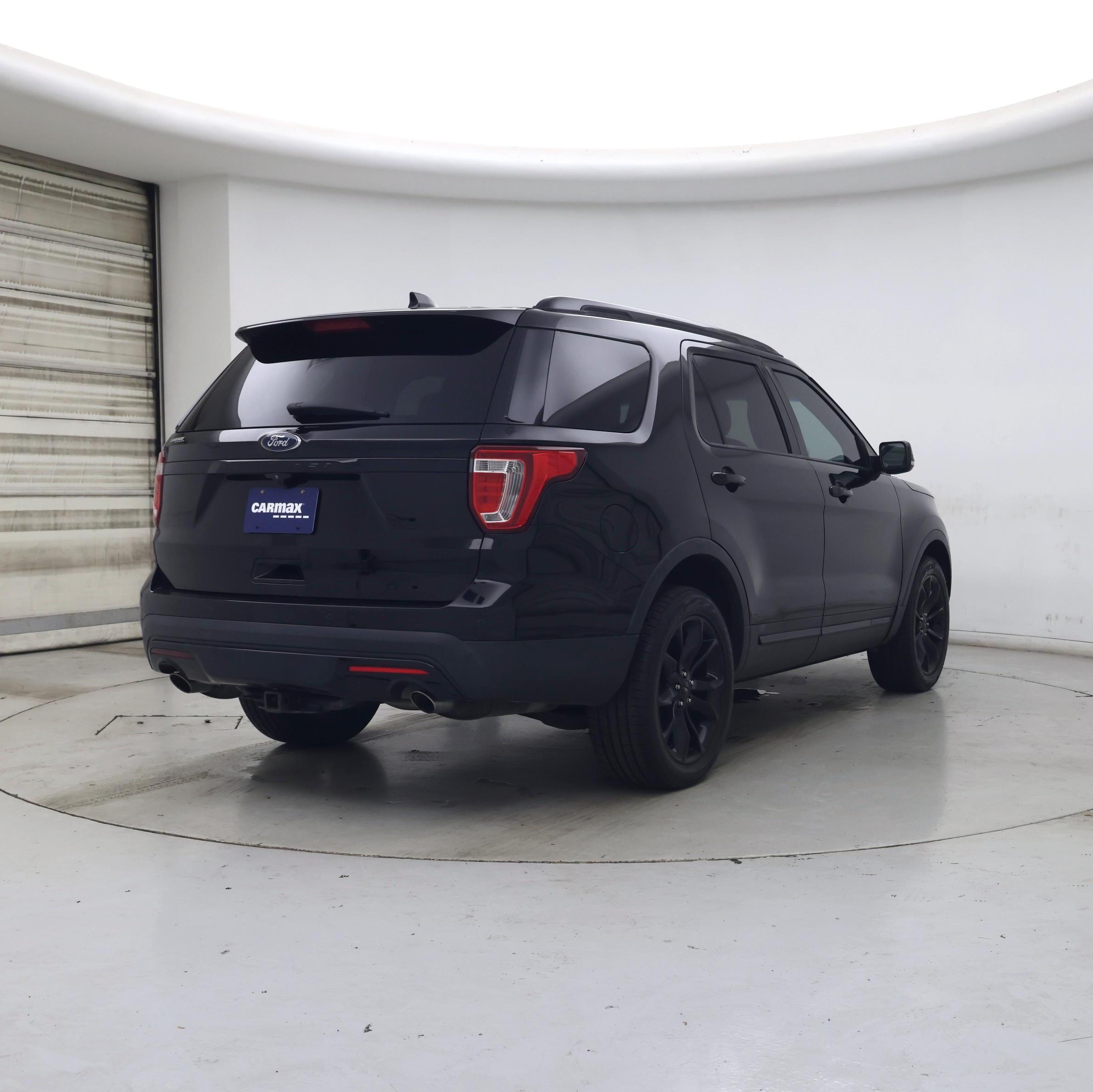 Thumbnail: 2017 Ford Explorer - 8