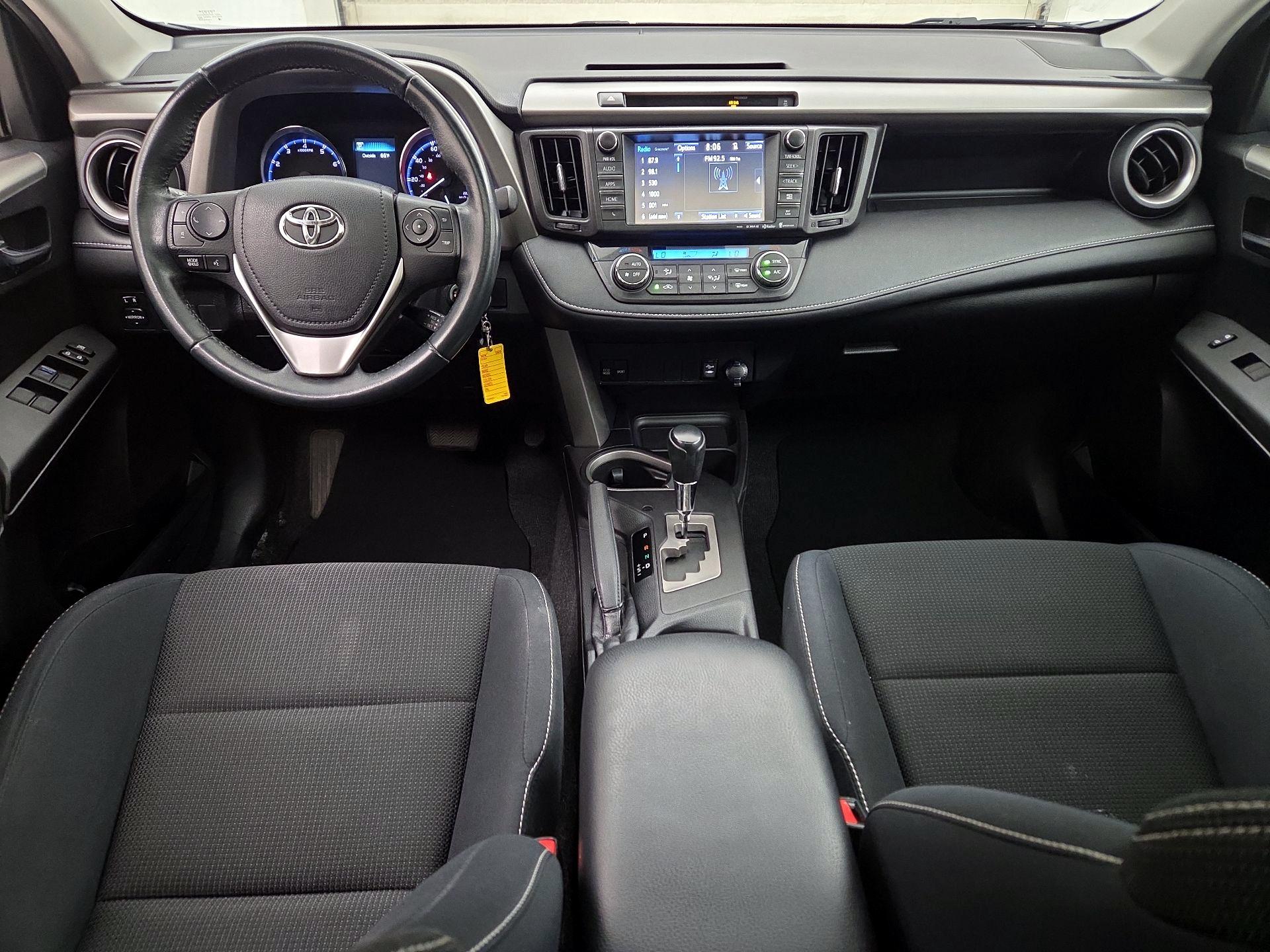 Thumbnail: 2016 Toyota RAV4 - 9