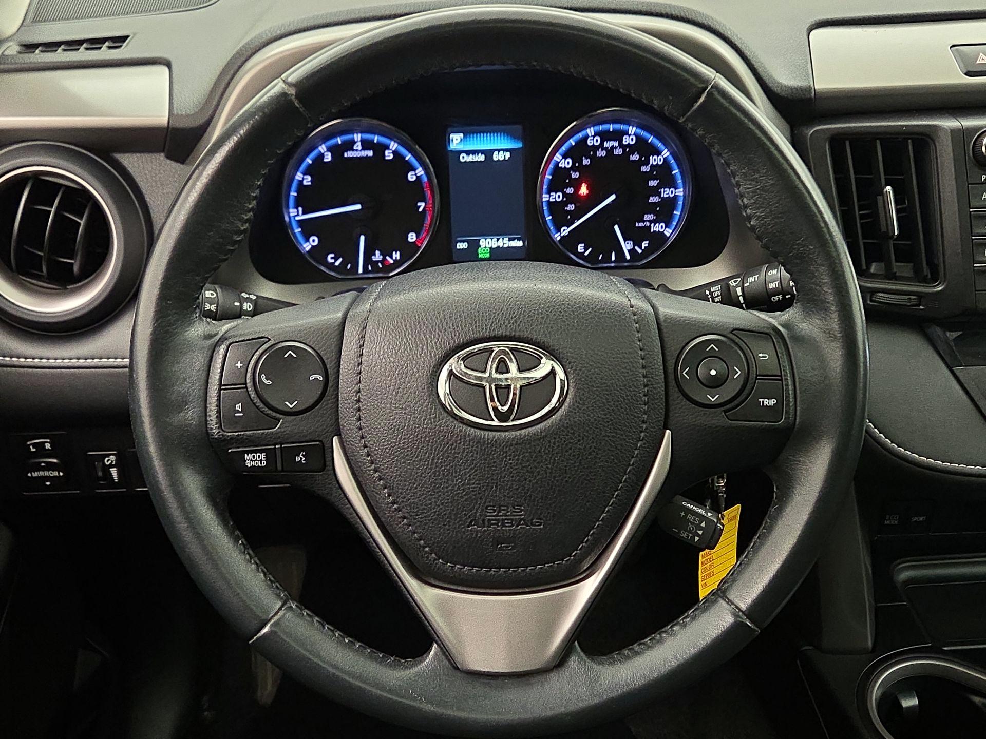 Thumbnail: 2016 Toyota RAV4 - 10