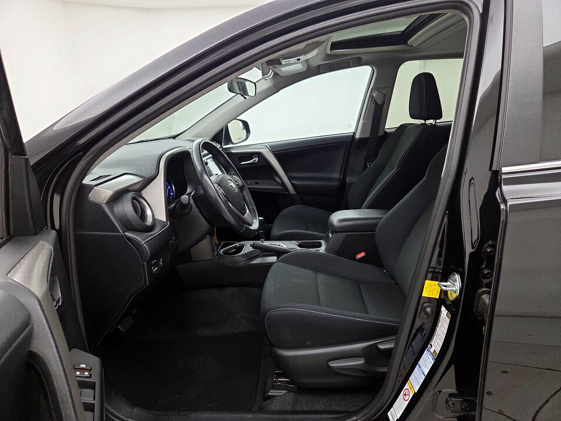 Thumbnail: 2016 Toyota RAV4 - 11