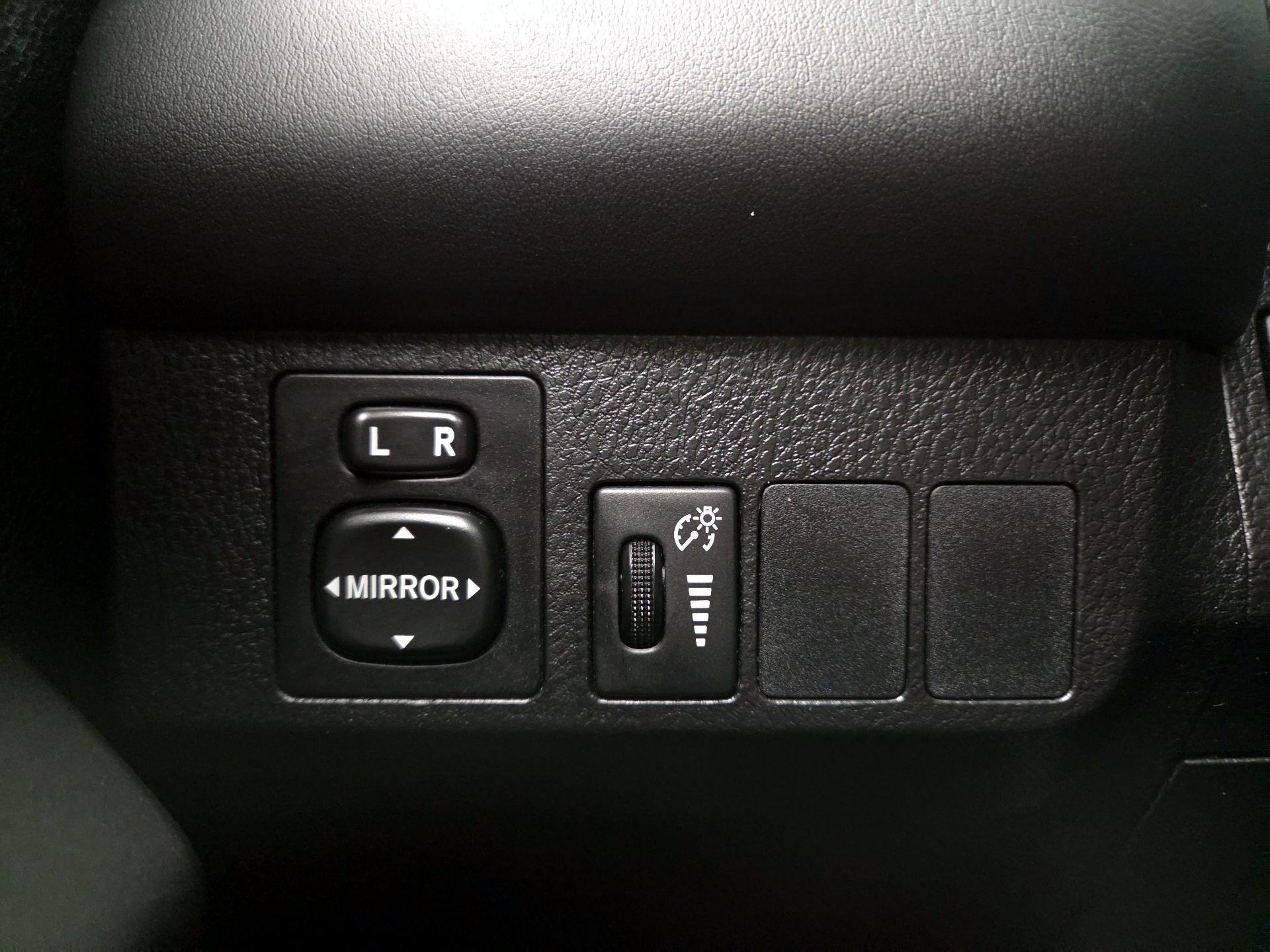 Thumbnail: 2016 Toyota RAV4 - 13