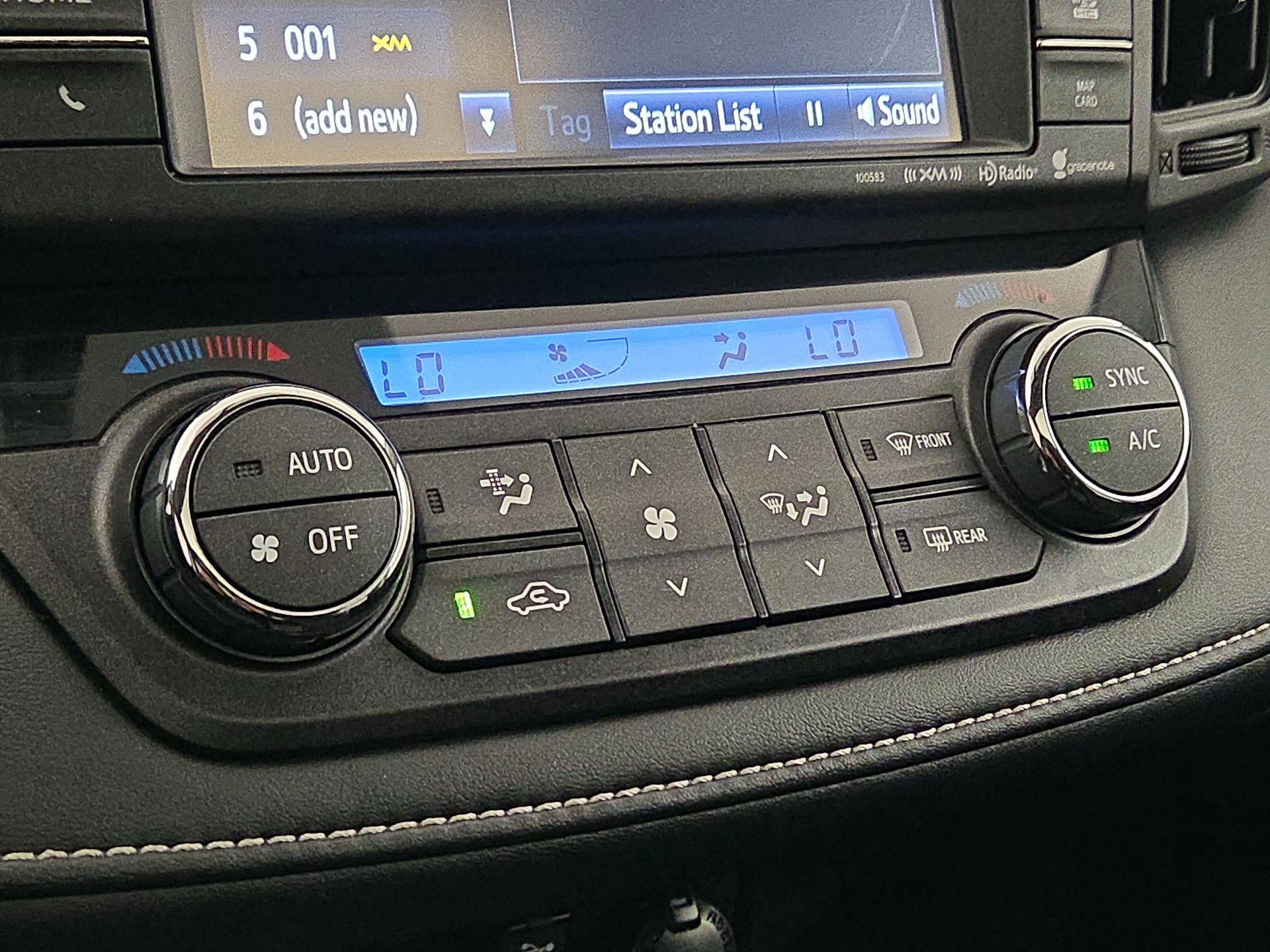 Thumbnail: 2016 Toyota RAV4 - 16