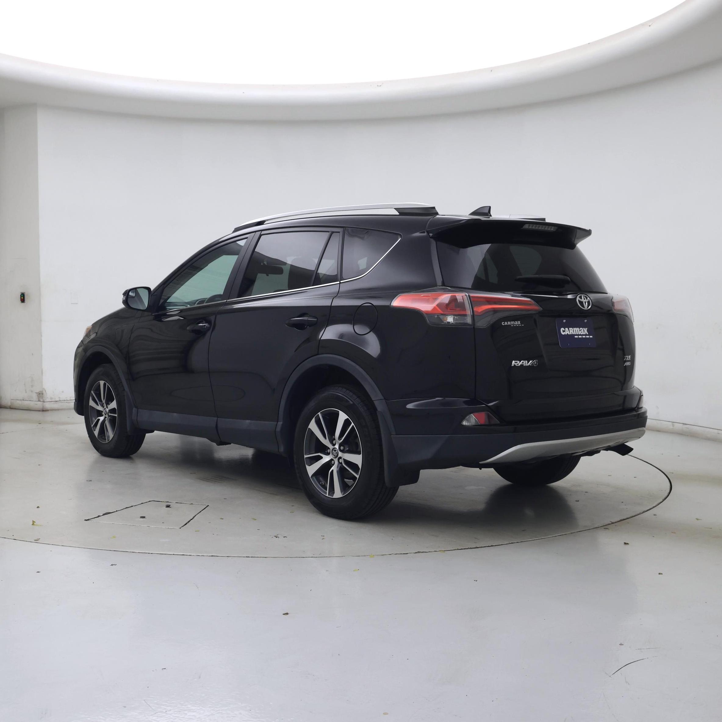 Thumbnail: 2016 Toyota RAV4 - 2