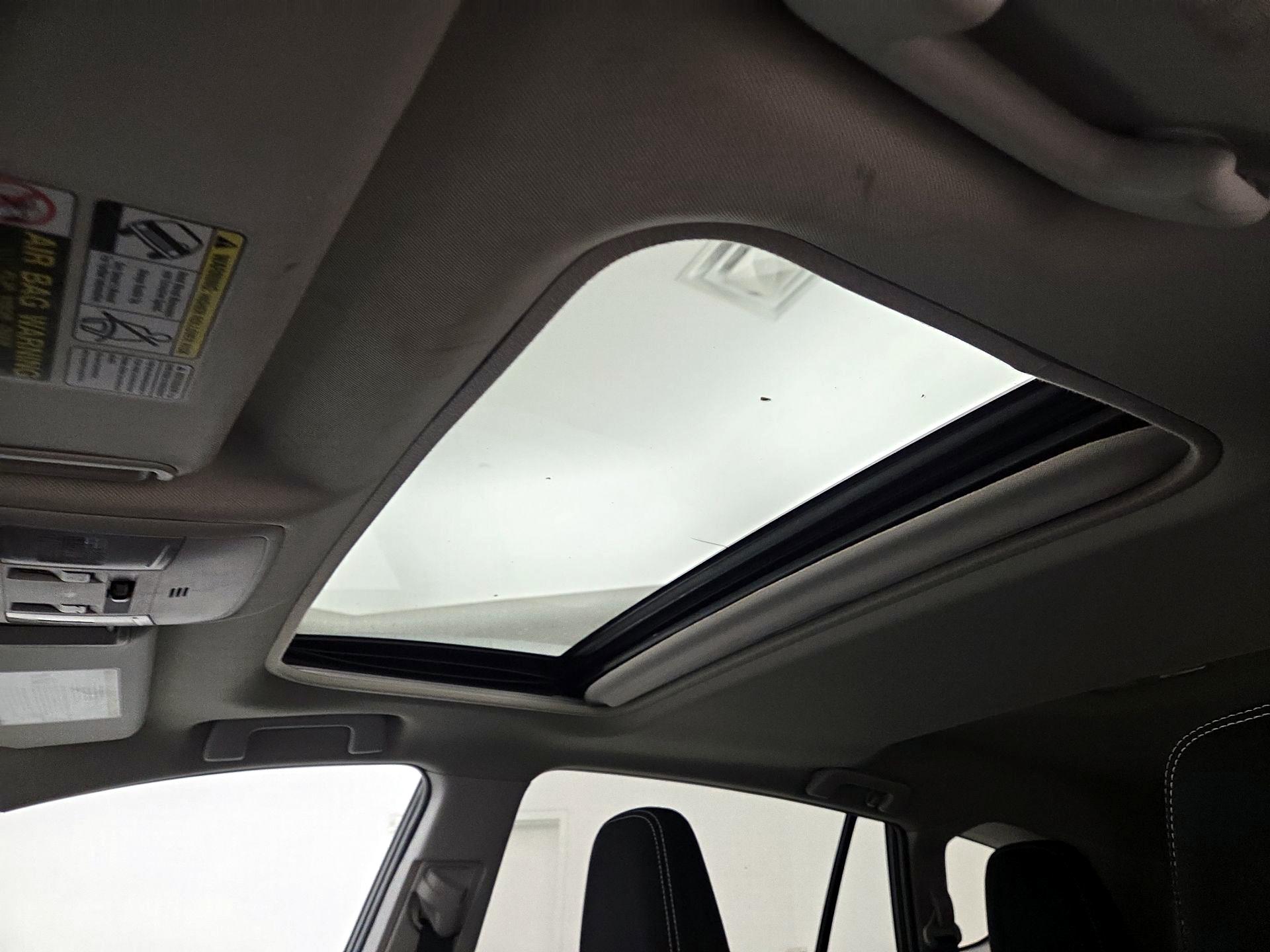 Thumbnail: 2016 Toyota RAV4 - 19