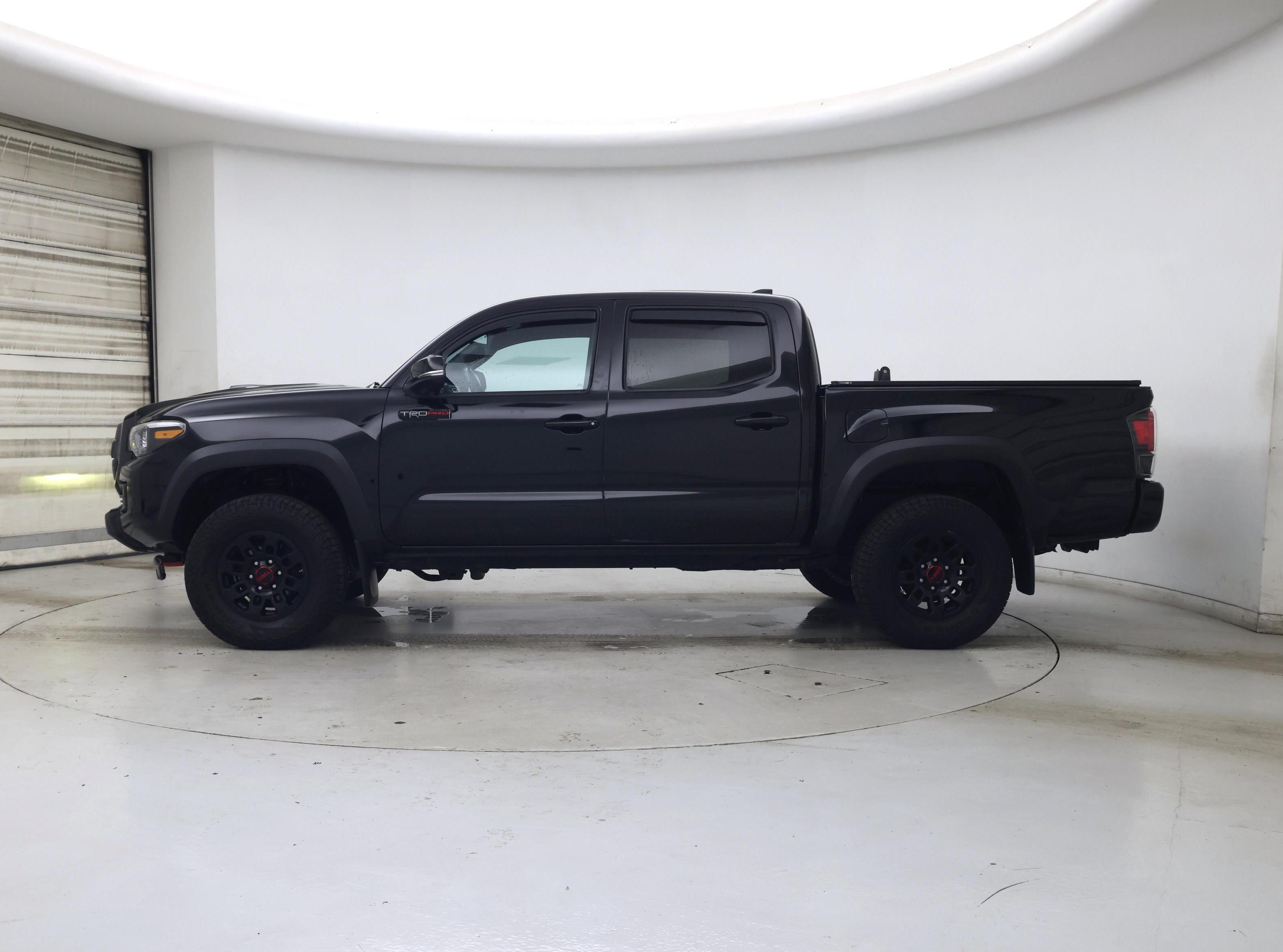 Thumbnail: 2018 Toyota Tacoma - 3