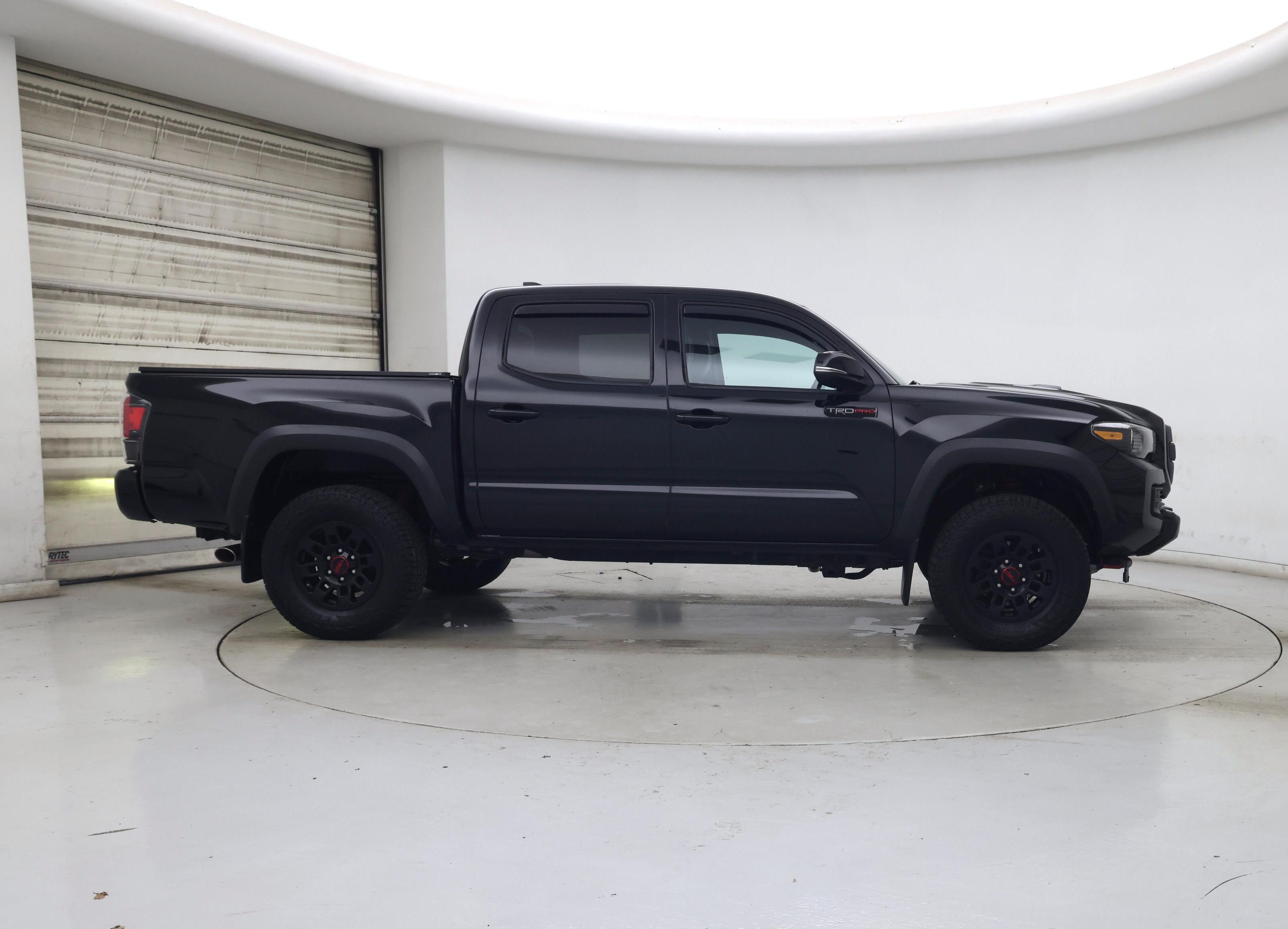 Thumbnail: 2018 Toyota Tacoma - 7