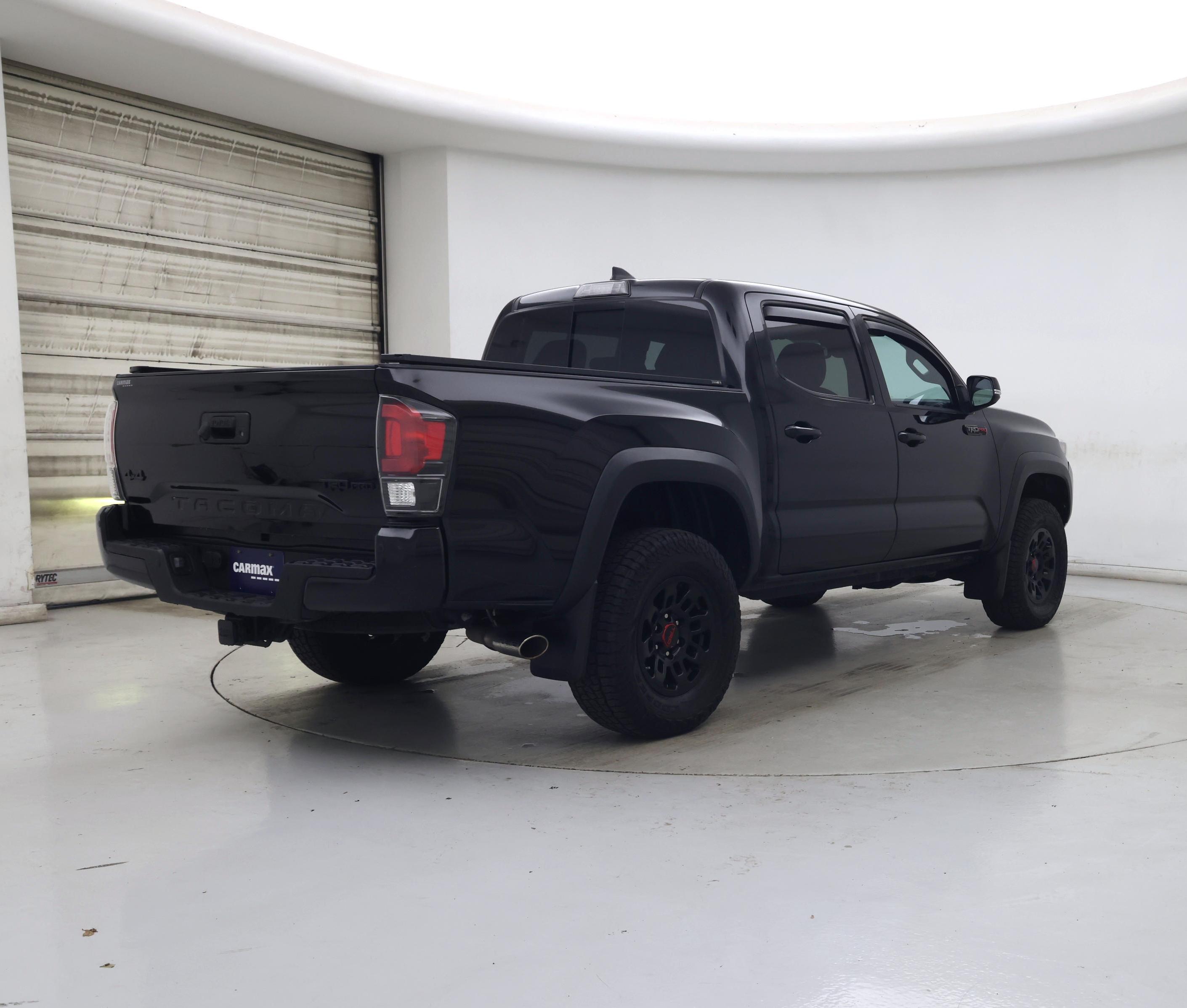 Thumbnail: 2018 Toyota Tacoma - 8