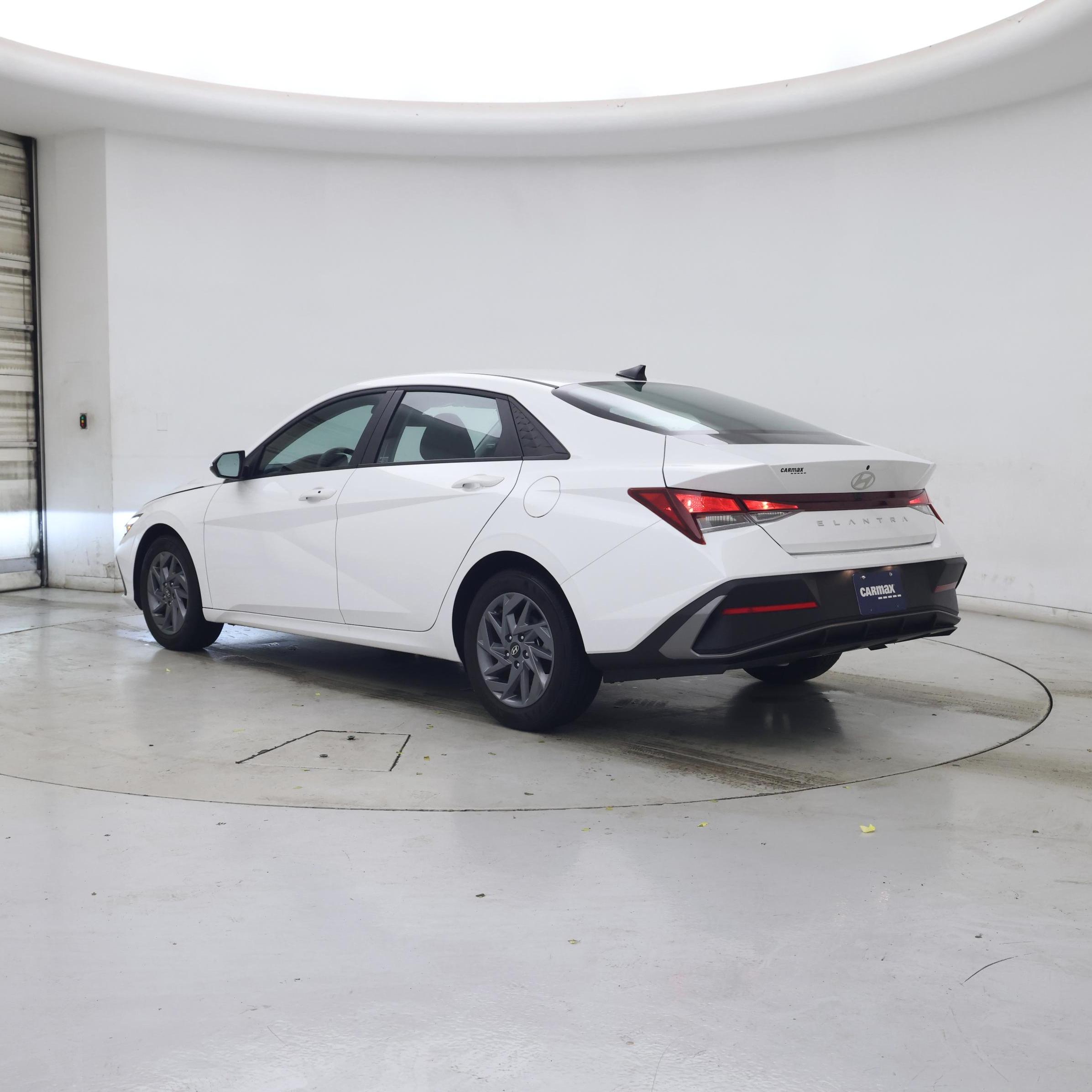Thumbnail: 2024 Hyundai Elantra - 2