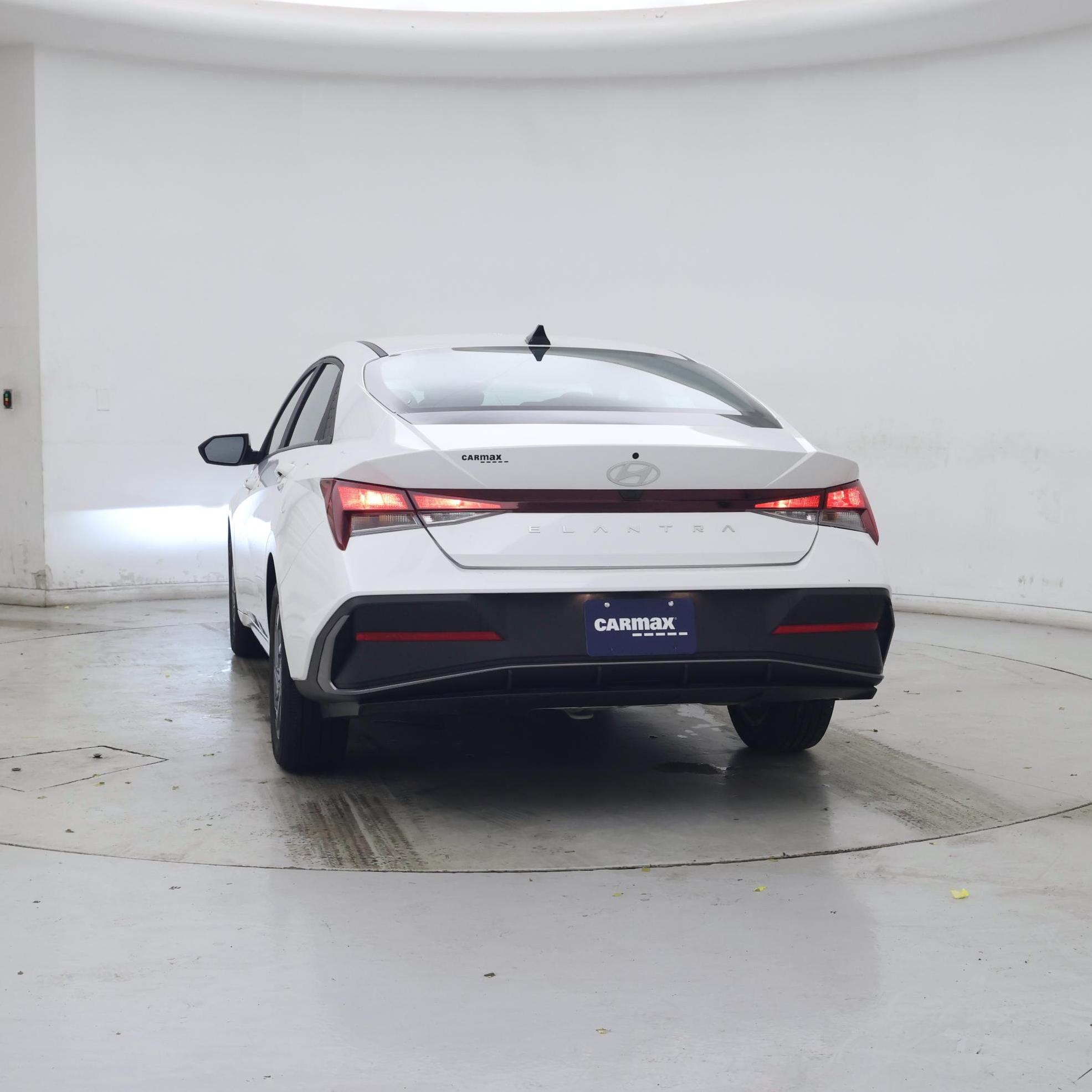 Thumbnail: 2024 Hyundai Elantra - 6
