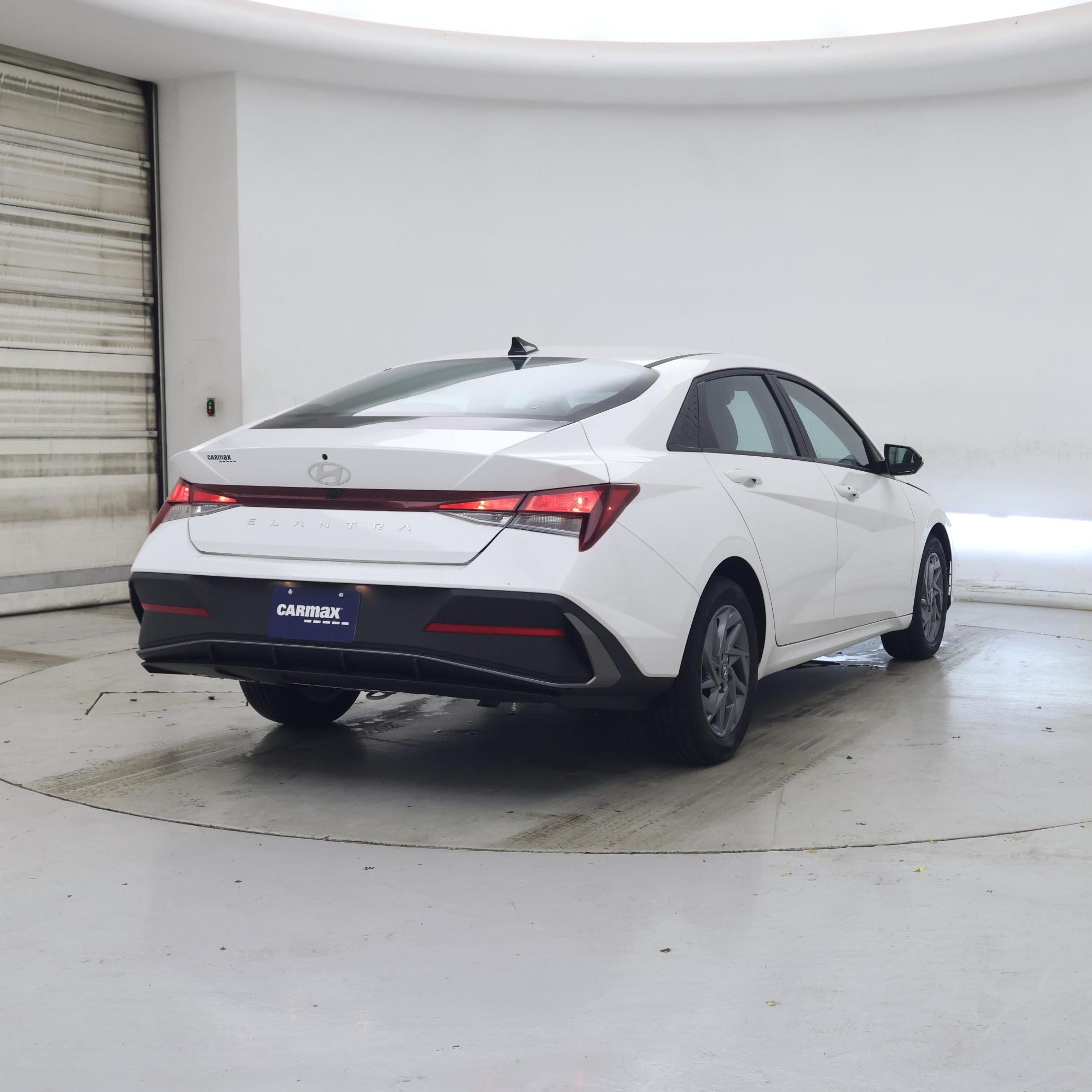 Thumbnail: 2024 Hyundai Elantra - 8