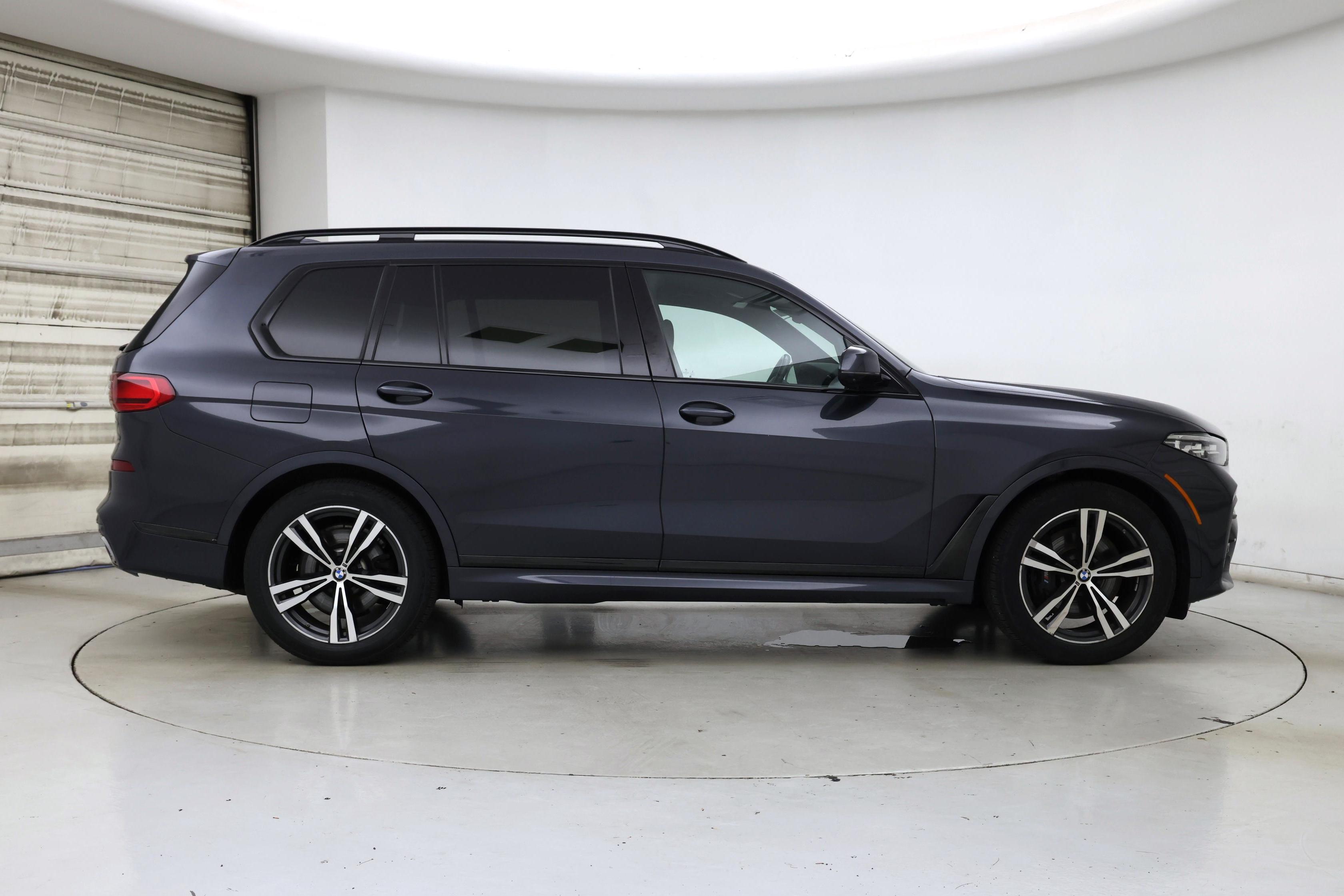 Thumbnail: 2021 BMW X7 - 7