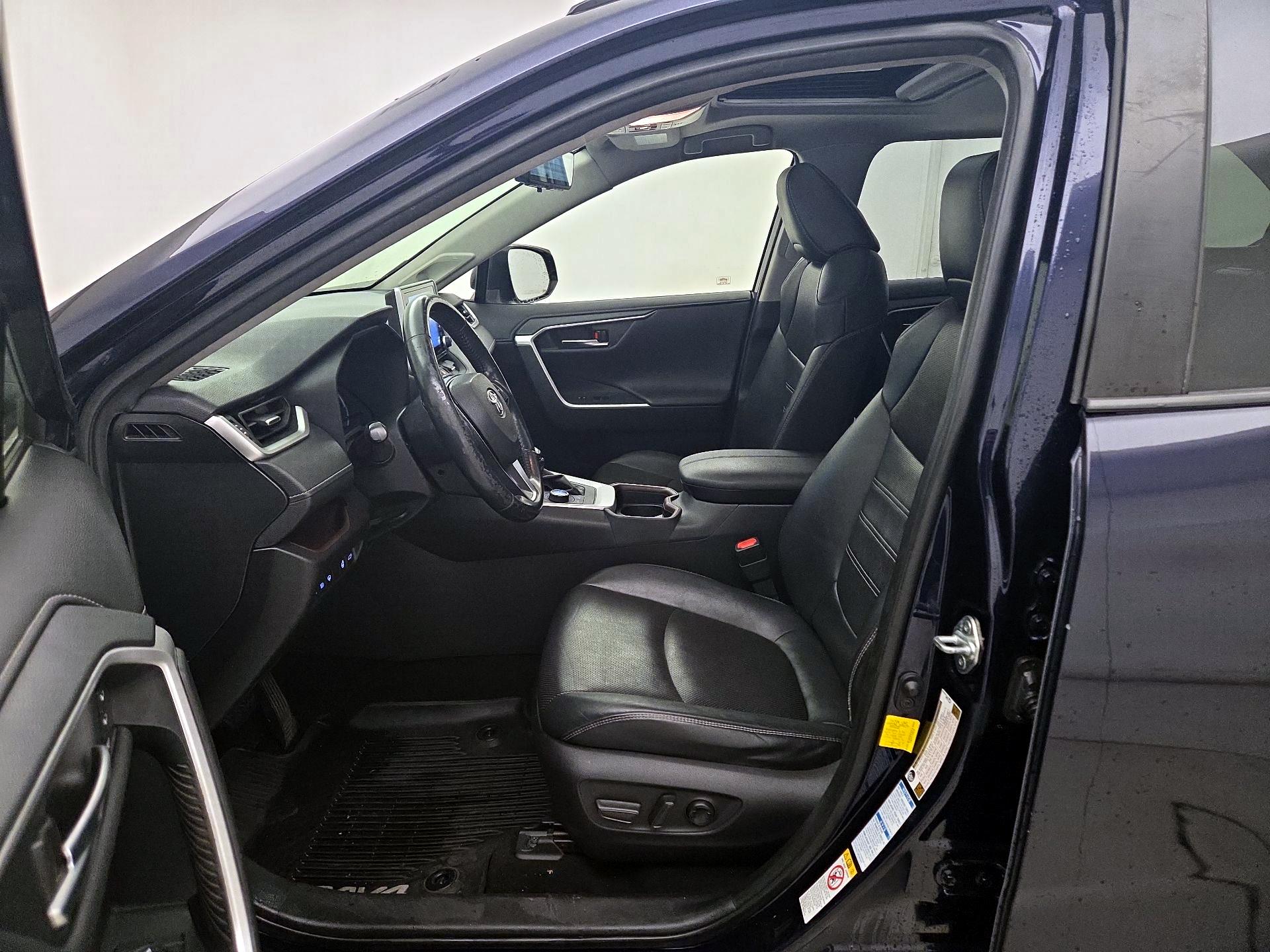 Thumbnail: 2019 Toyota RAV4 - 11