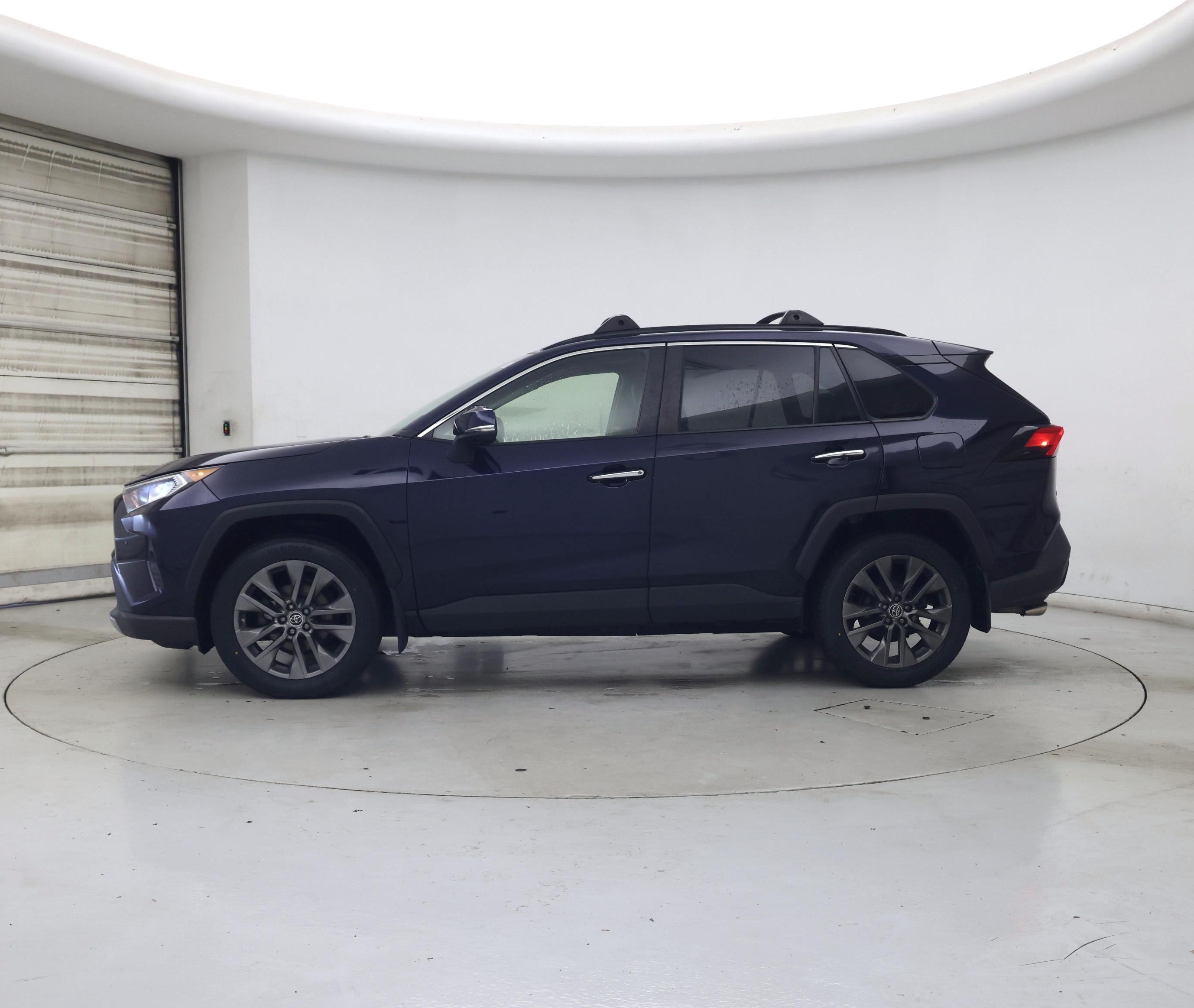 Thumbnail: 2019 Toyota RAV4 - 3