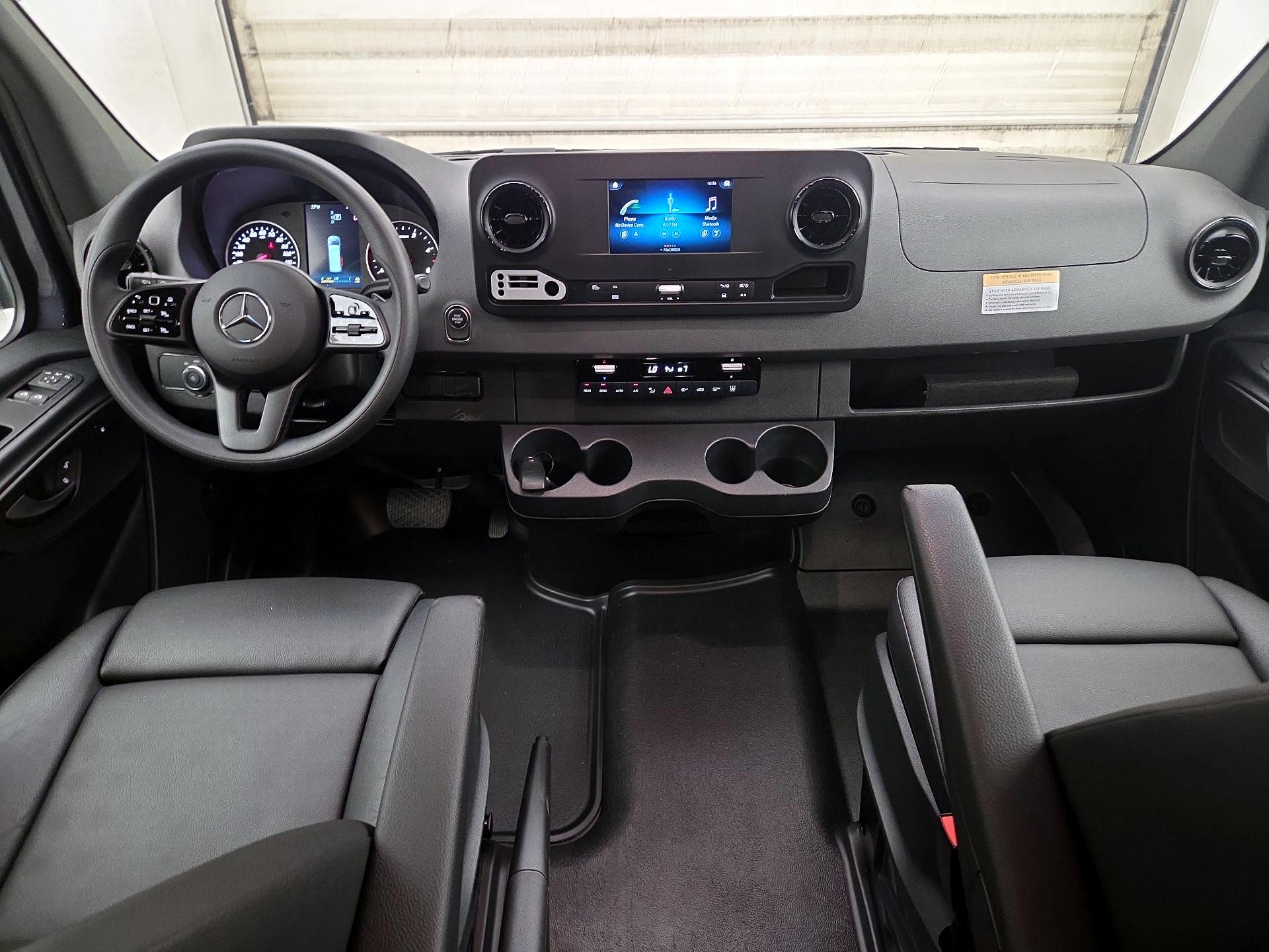 Thumbnail: 2024 Mercedes-Benz Sprinter - 9