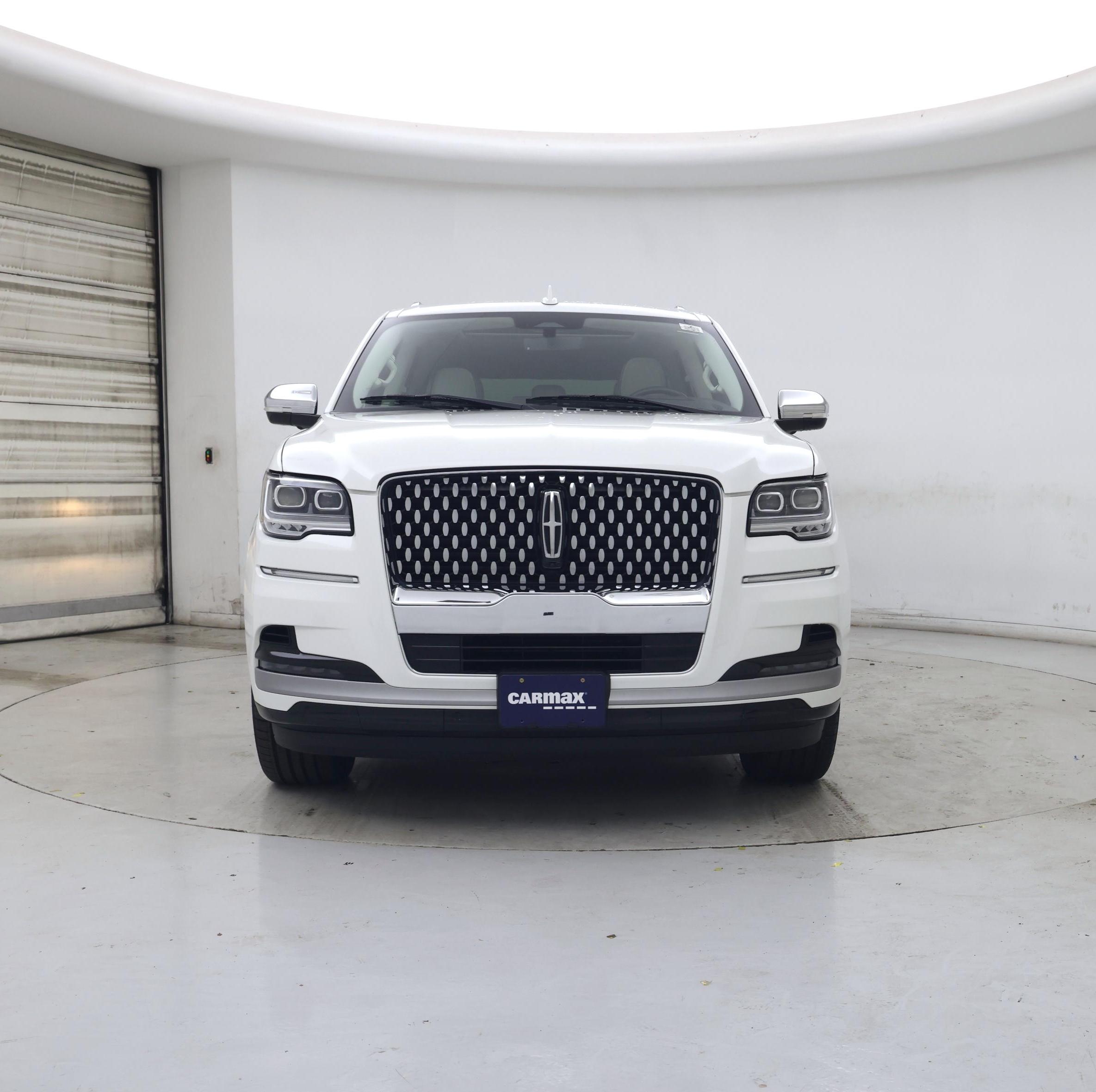 Thumbnail: 2023 Lincoln Navigator L - 5