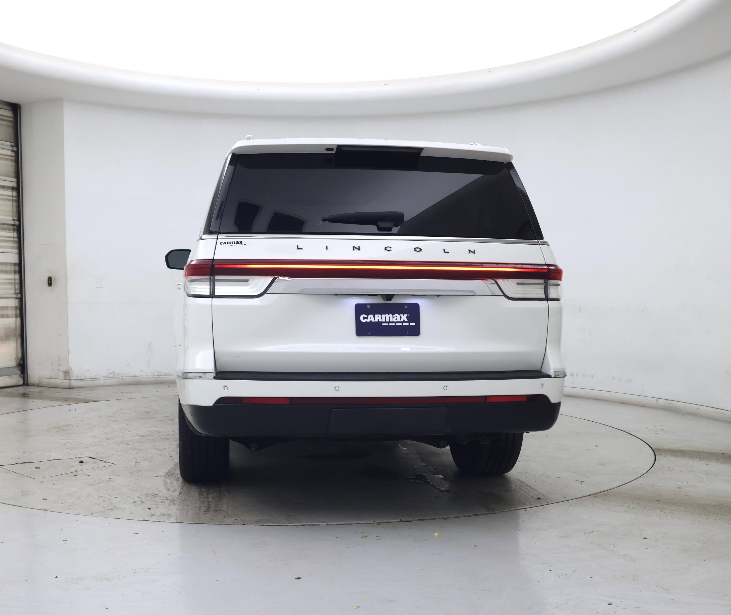 Thumbnail: 2023 Lincoln Navigator L - 6