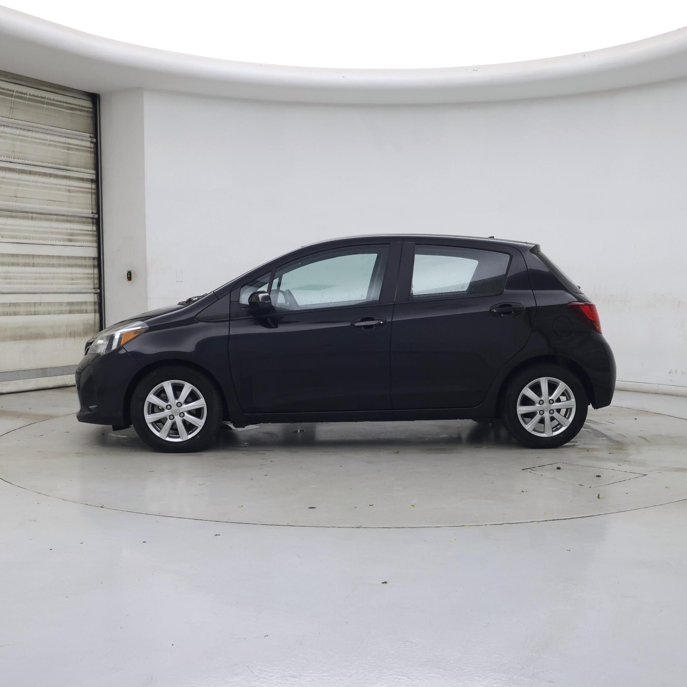 Thumbnail: 2016 Toyota Yaris - 3
