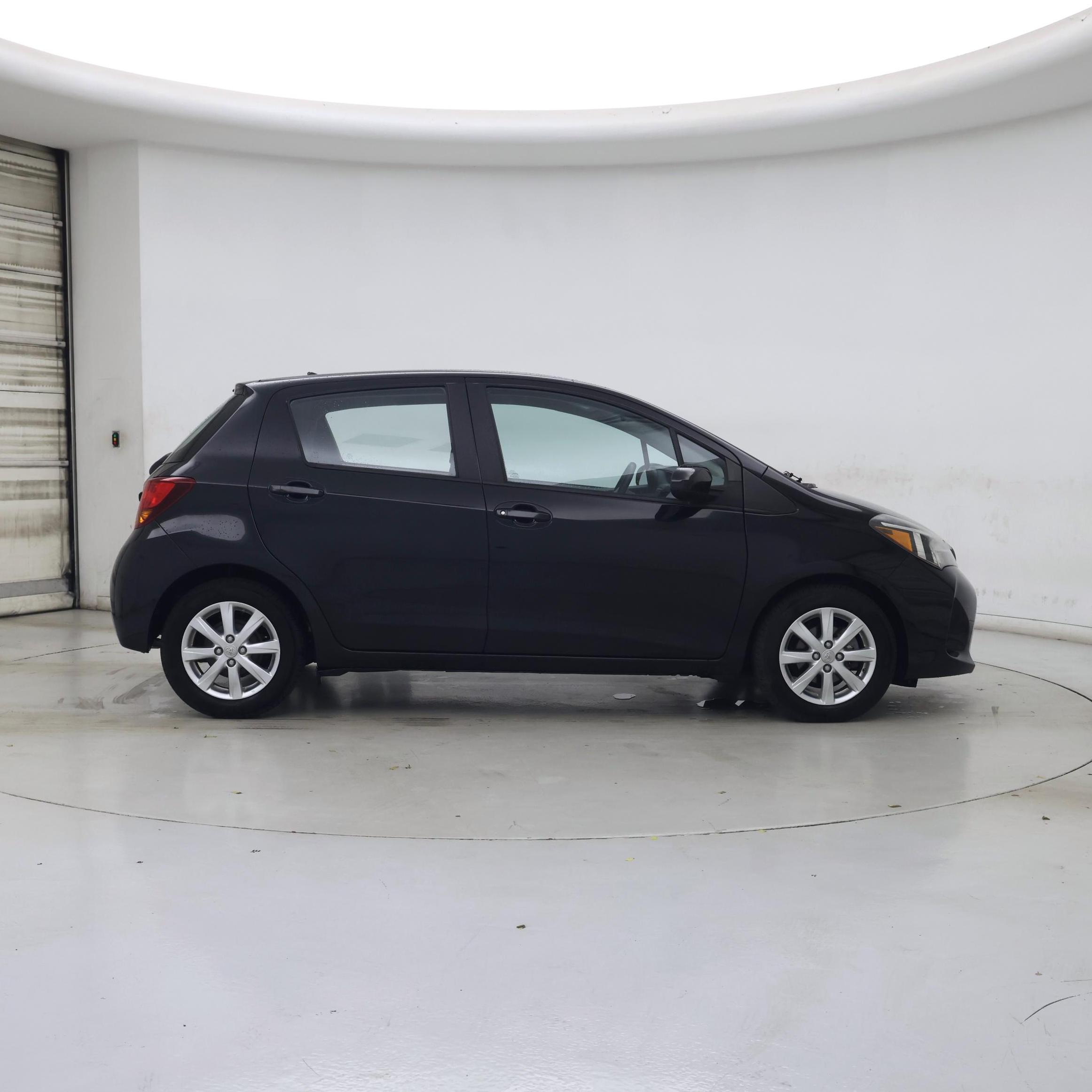 Thumbnail: 2016 Toyota Yaris - 7