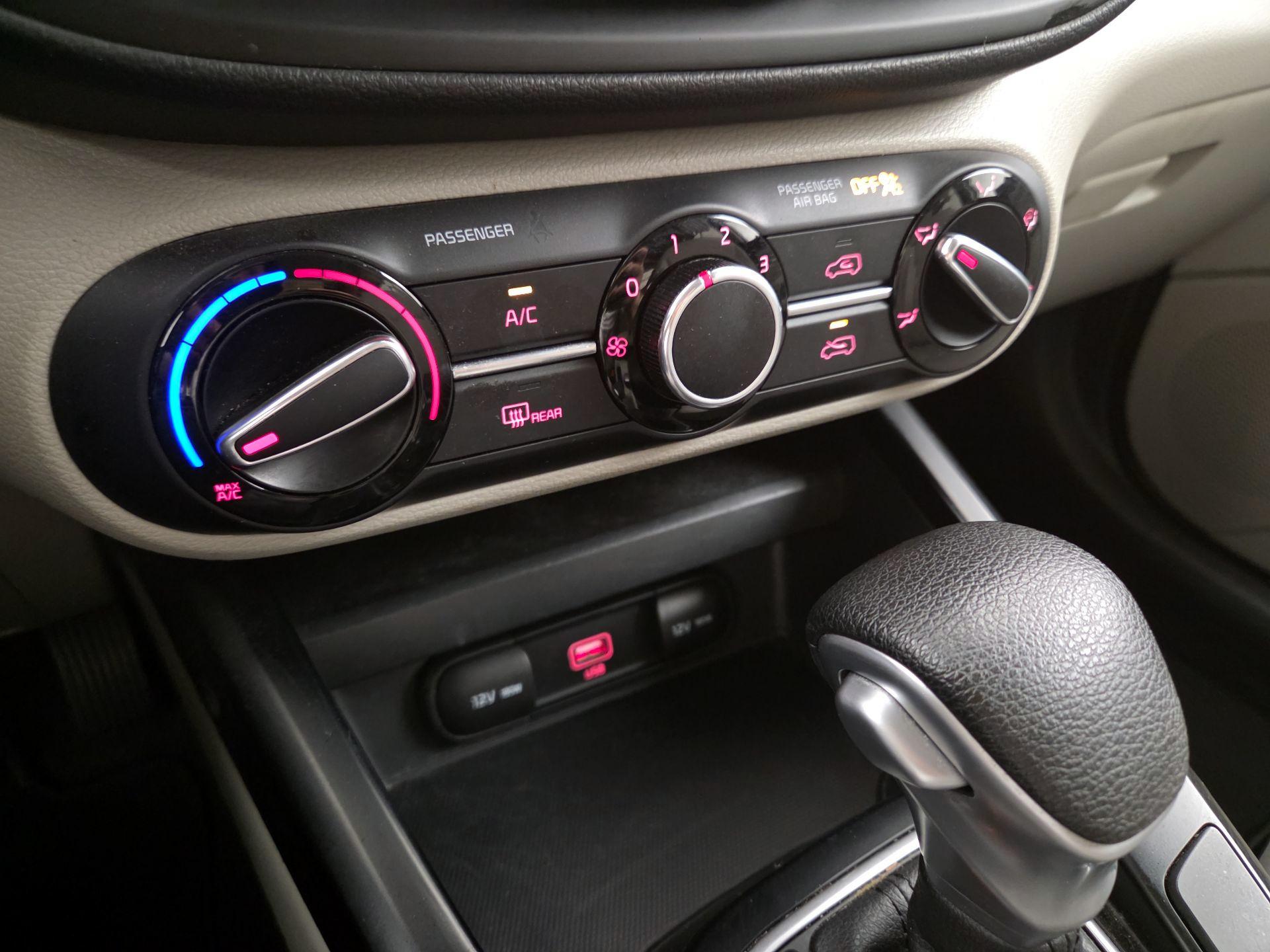 Thumbnail: 2020 Kia Soul - 16