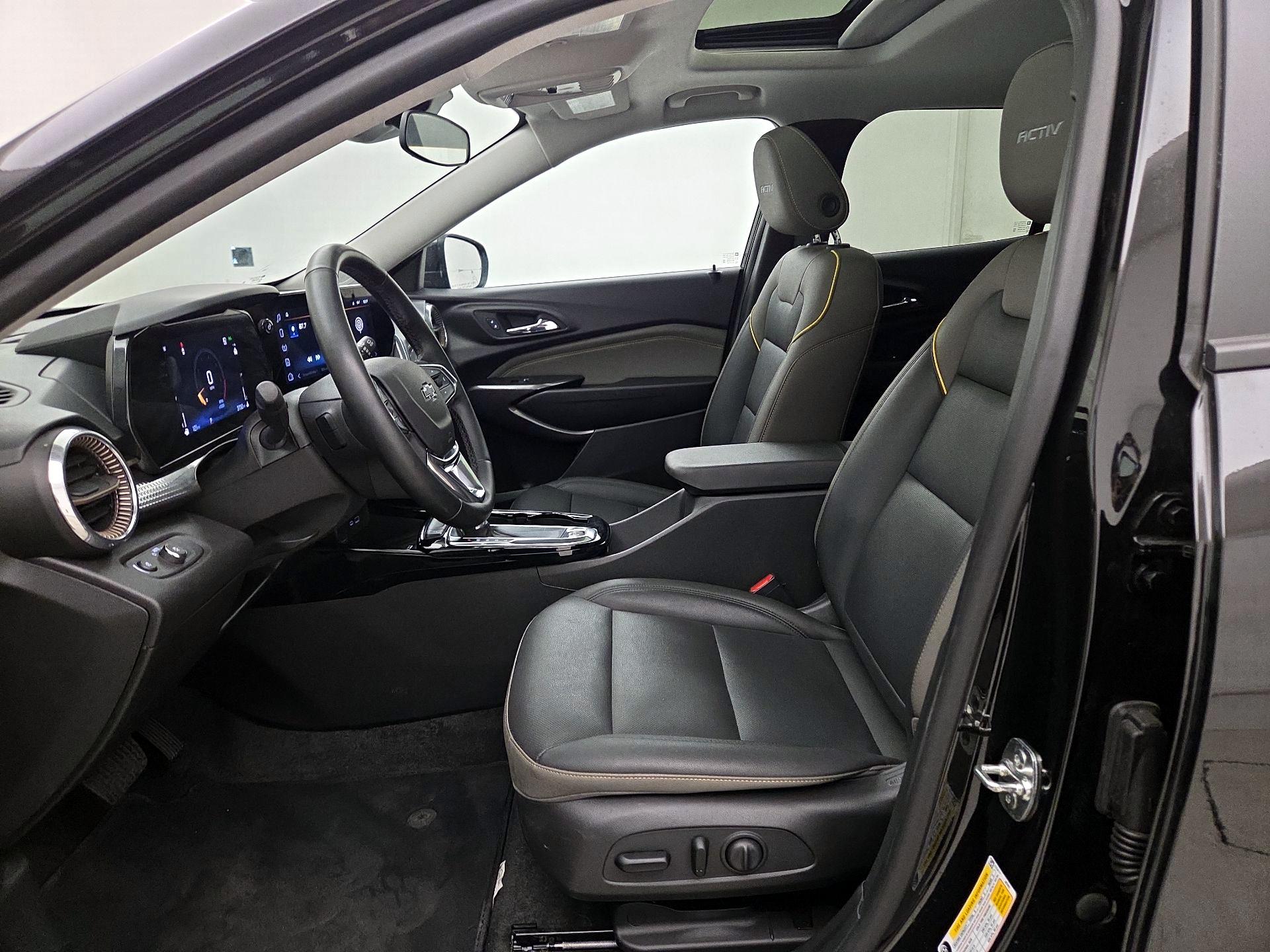 Thumbnail: 2025 Chevrolet Trax - 11