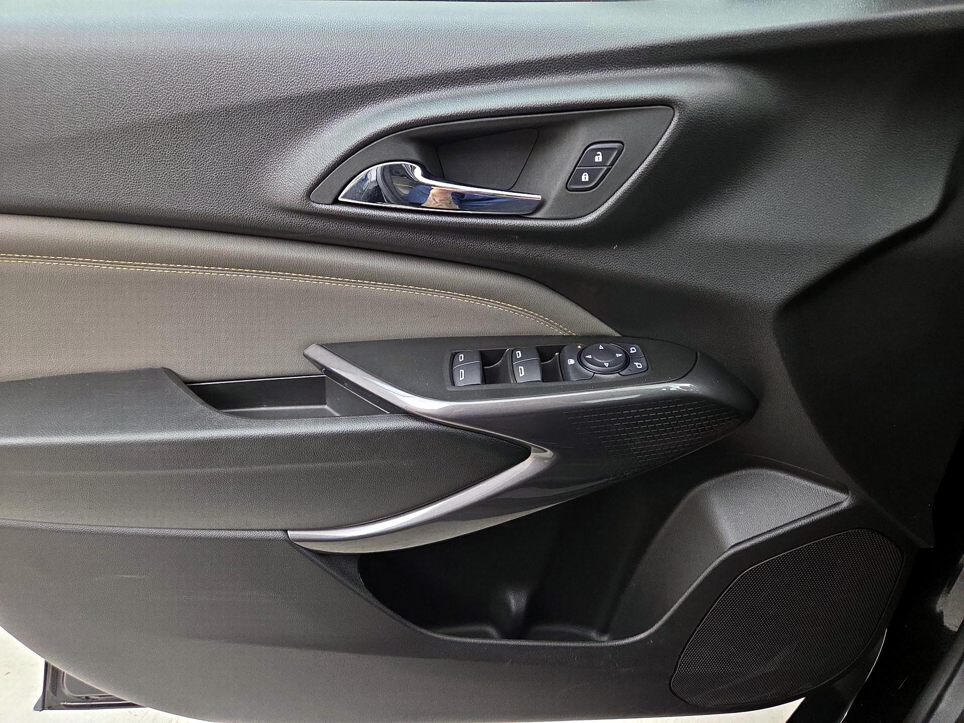 Thumbnail: 2025 Chevrolet Trax - 12