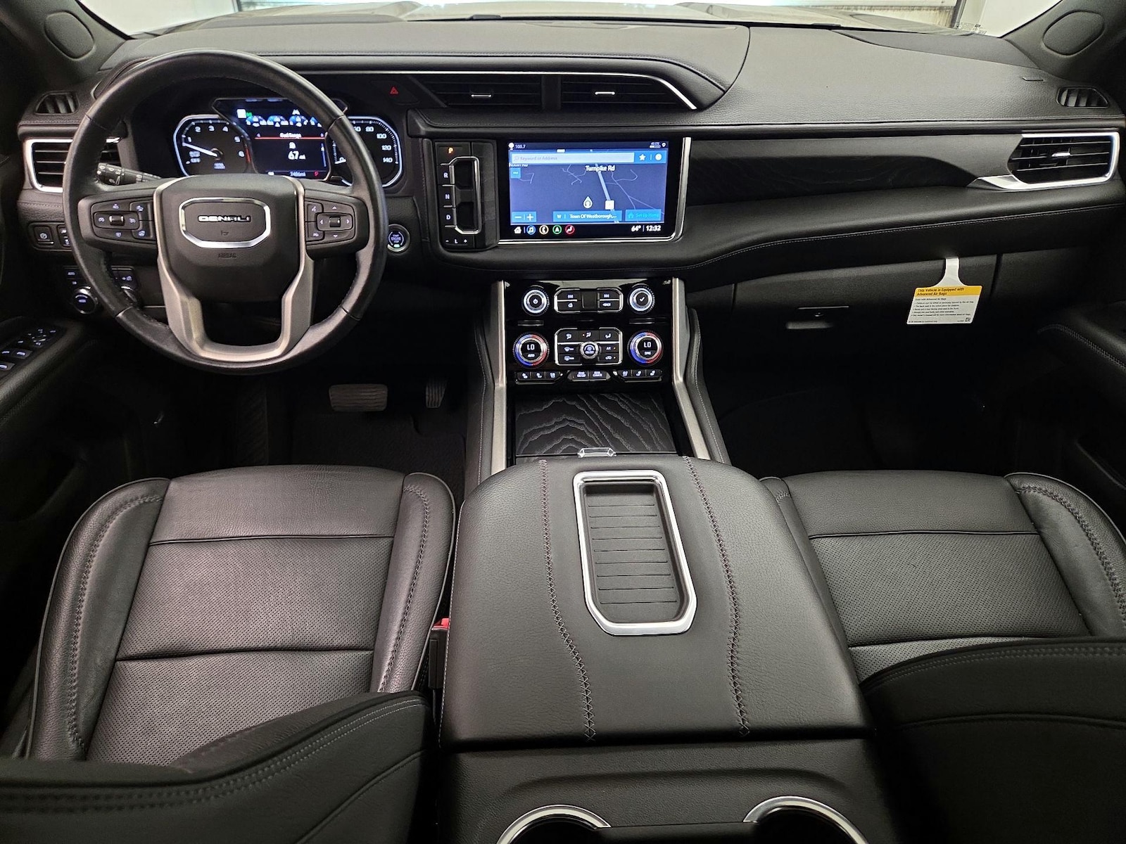 2021 GMC Yukon Denali - Photo 10