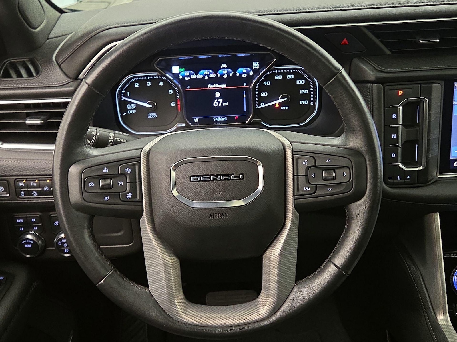 2021 GMC Yukon Denali - Photo 11
