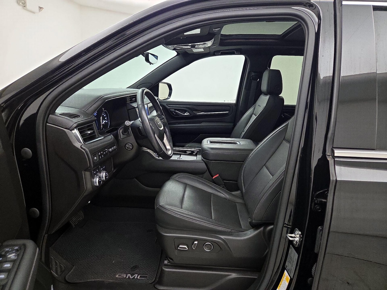 2021 GMC Yukon Denali - Photo 12