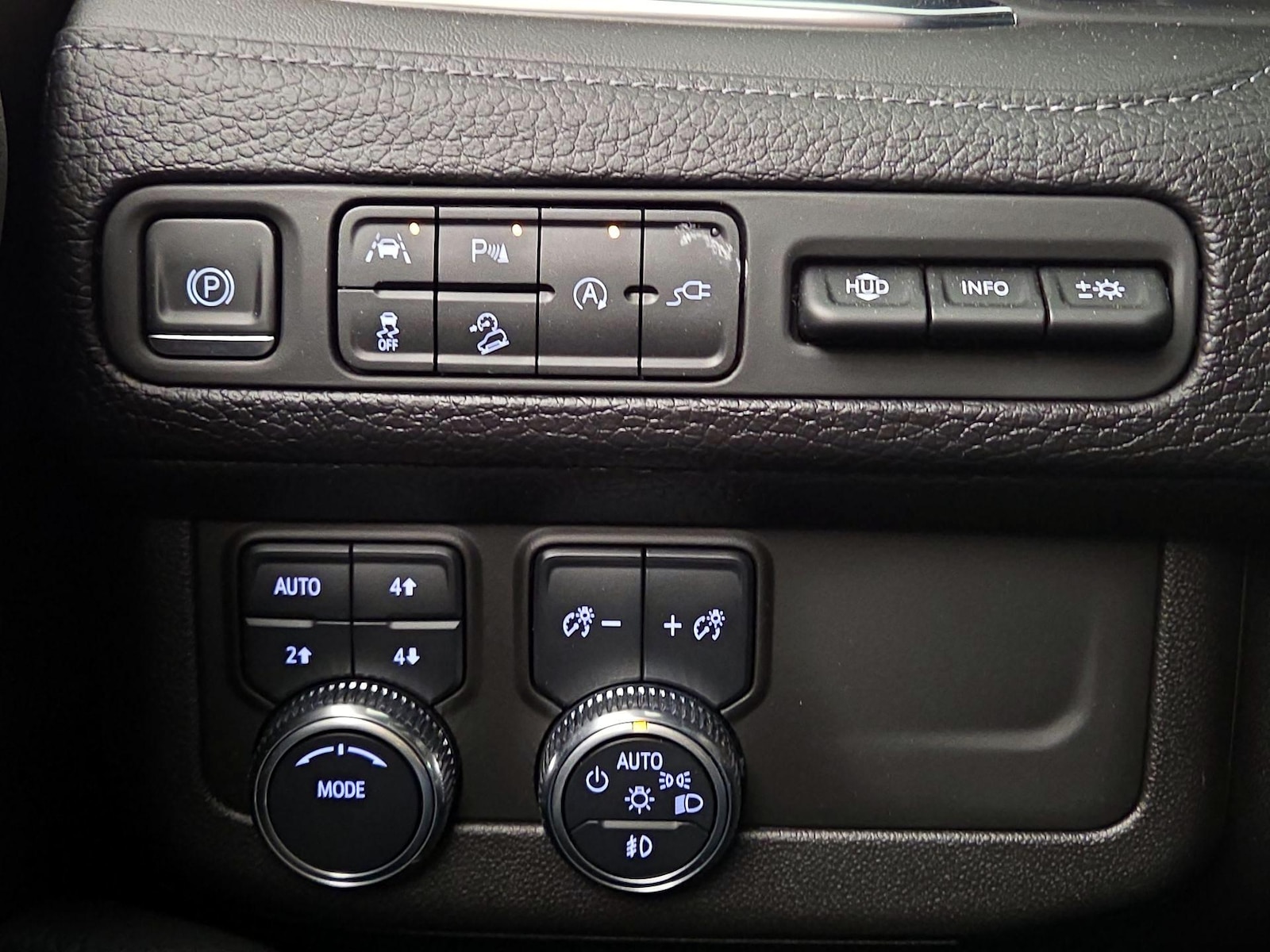 2021 GMC Yukon Denali - Photo 14