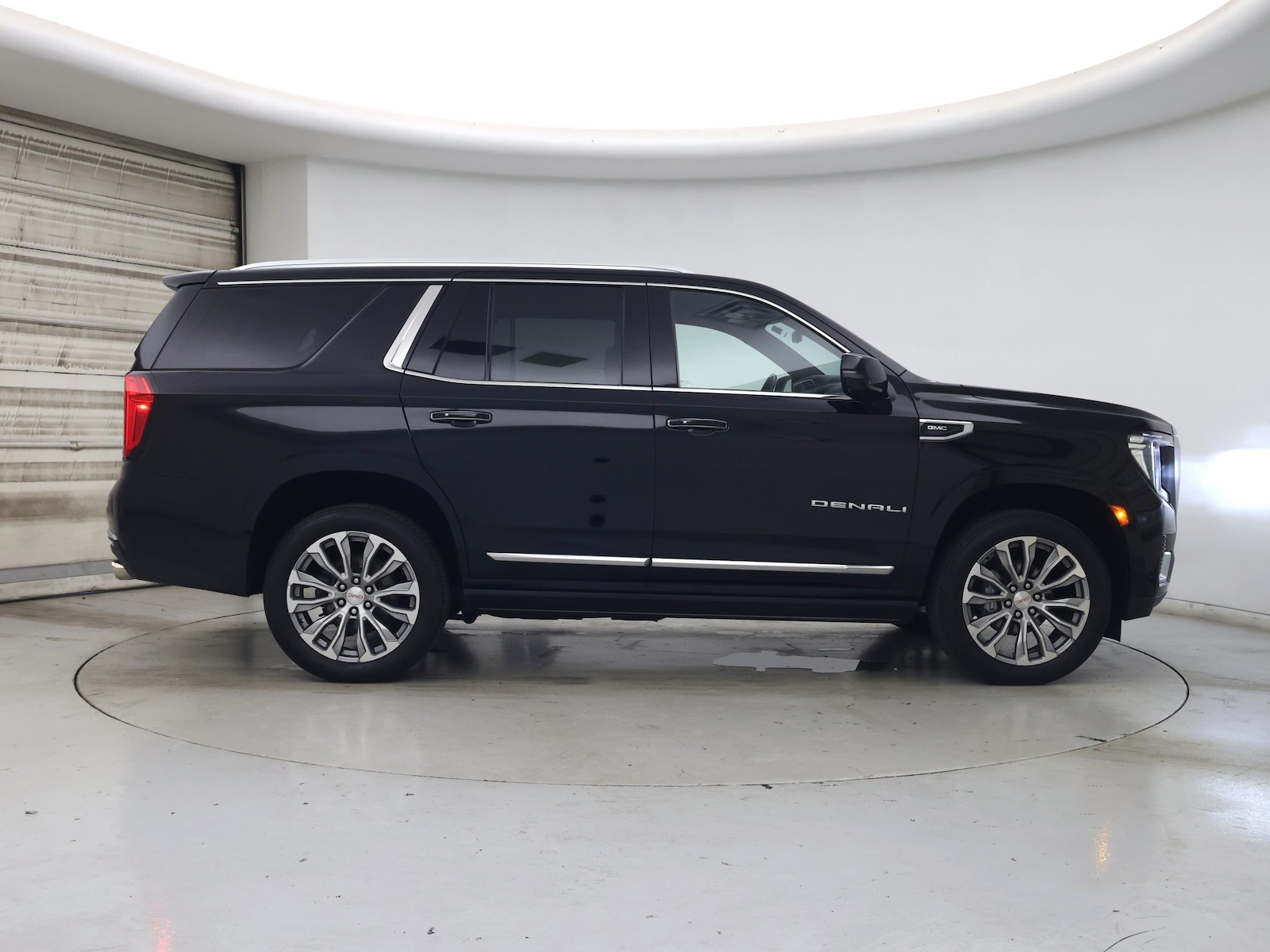 2021 GMC Yukon Denali - Photo 8