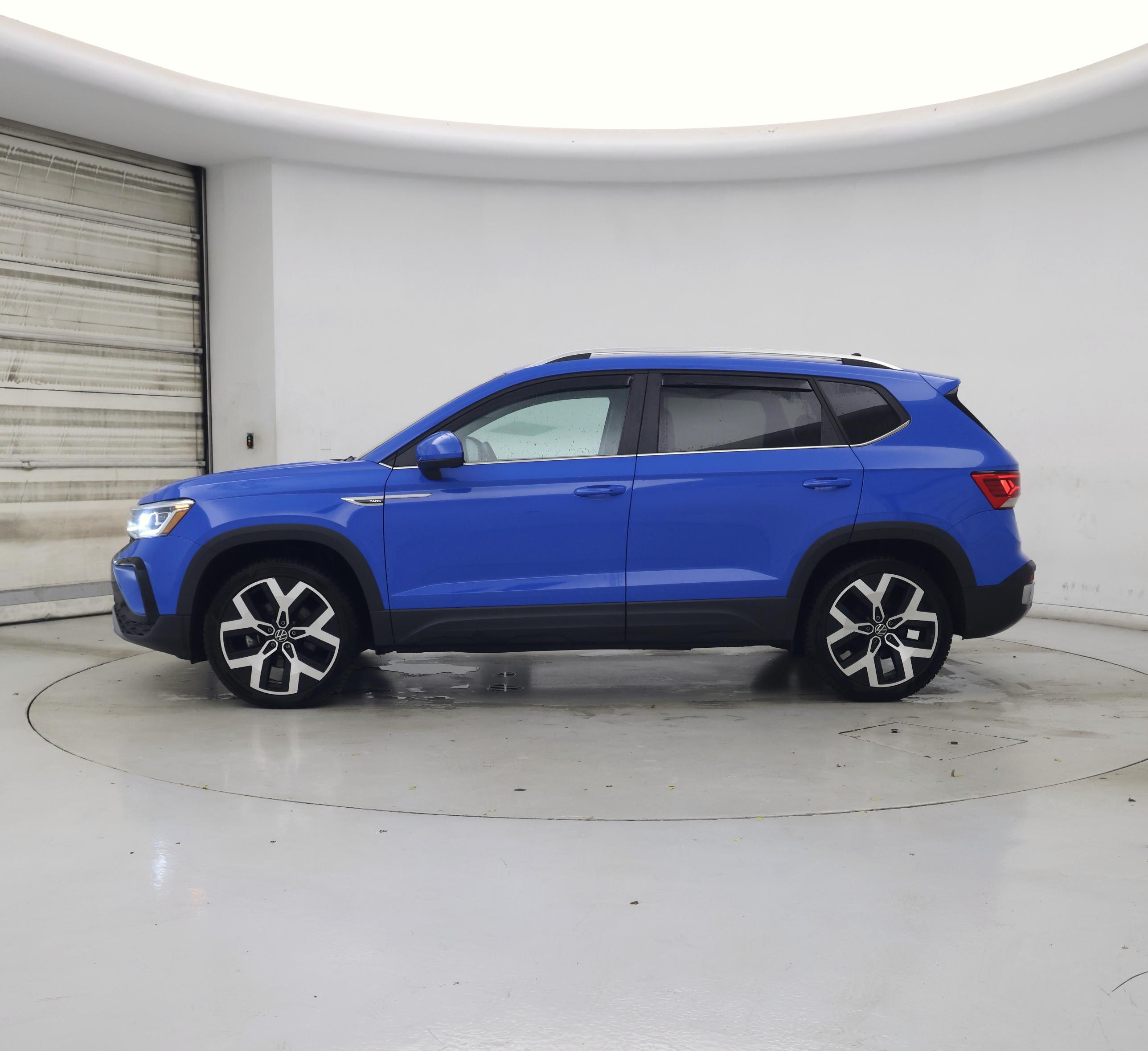 Thumbnail: 2022 Volkswagen Taos - 3