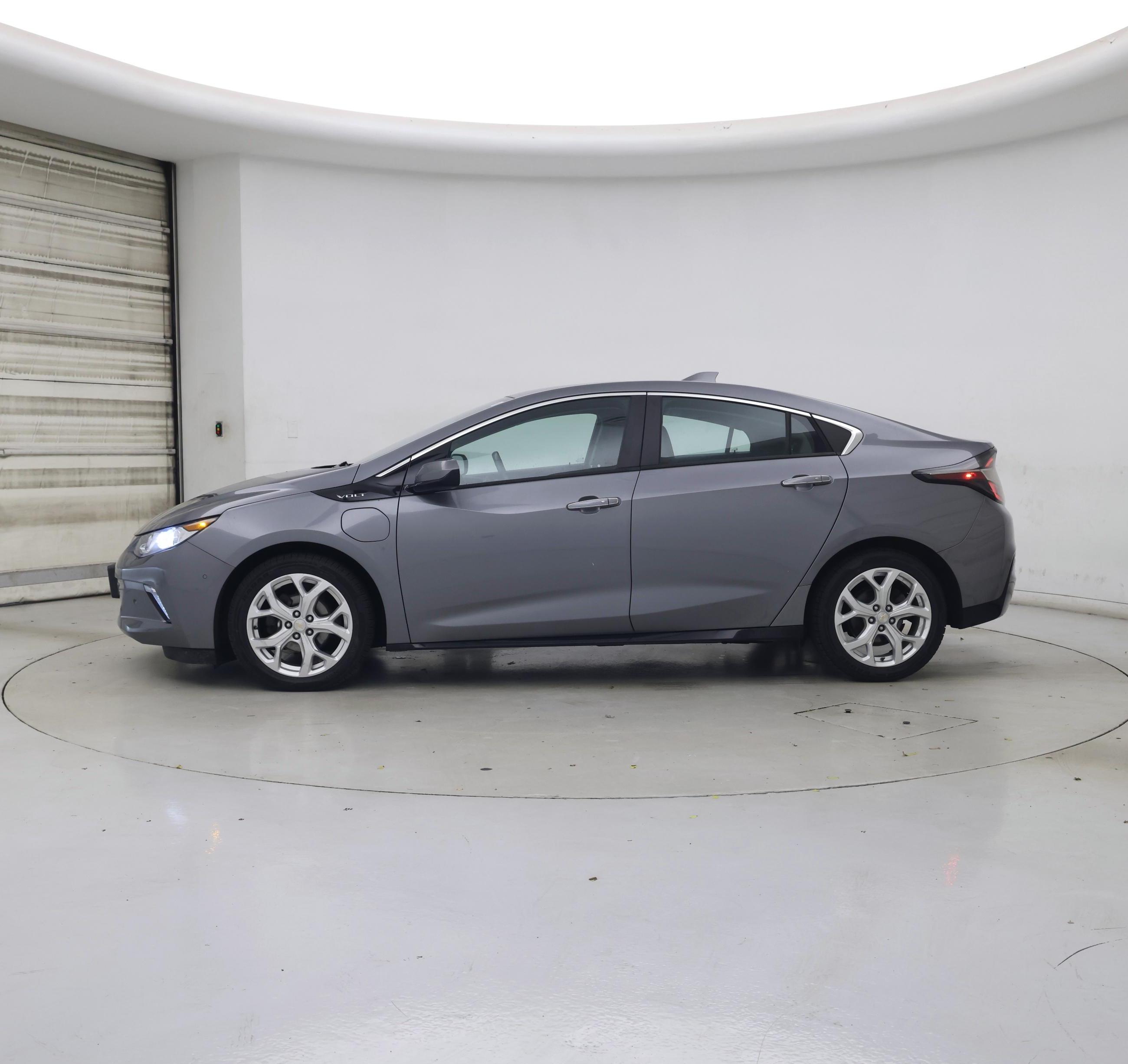 Thumbnail: 2019 Chevrolet Volt - 3