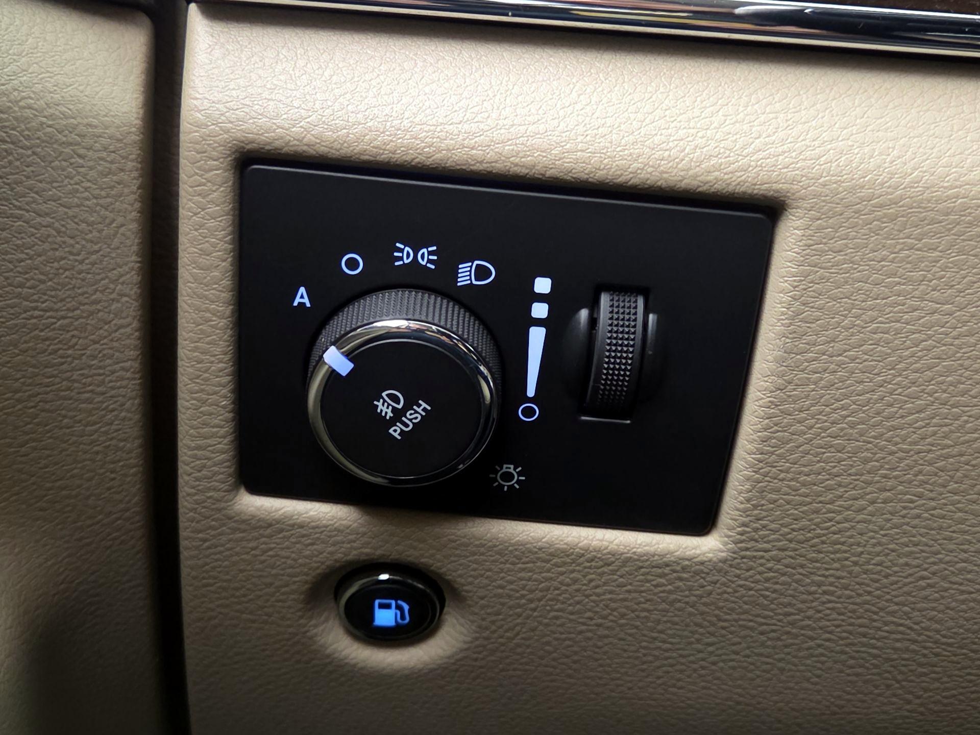 Thumbnail: 2015 Jeep Grand Cherokee - 13
