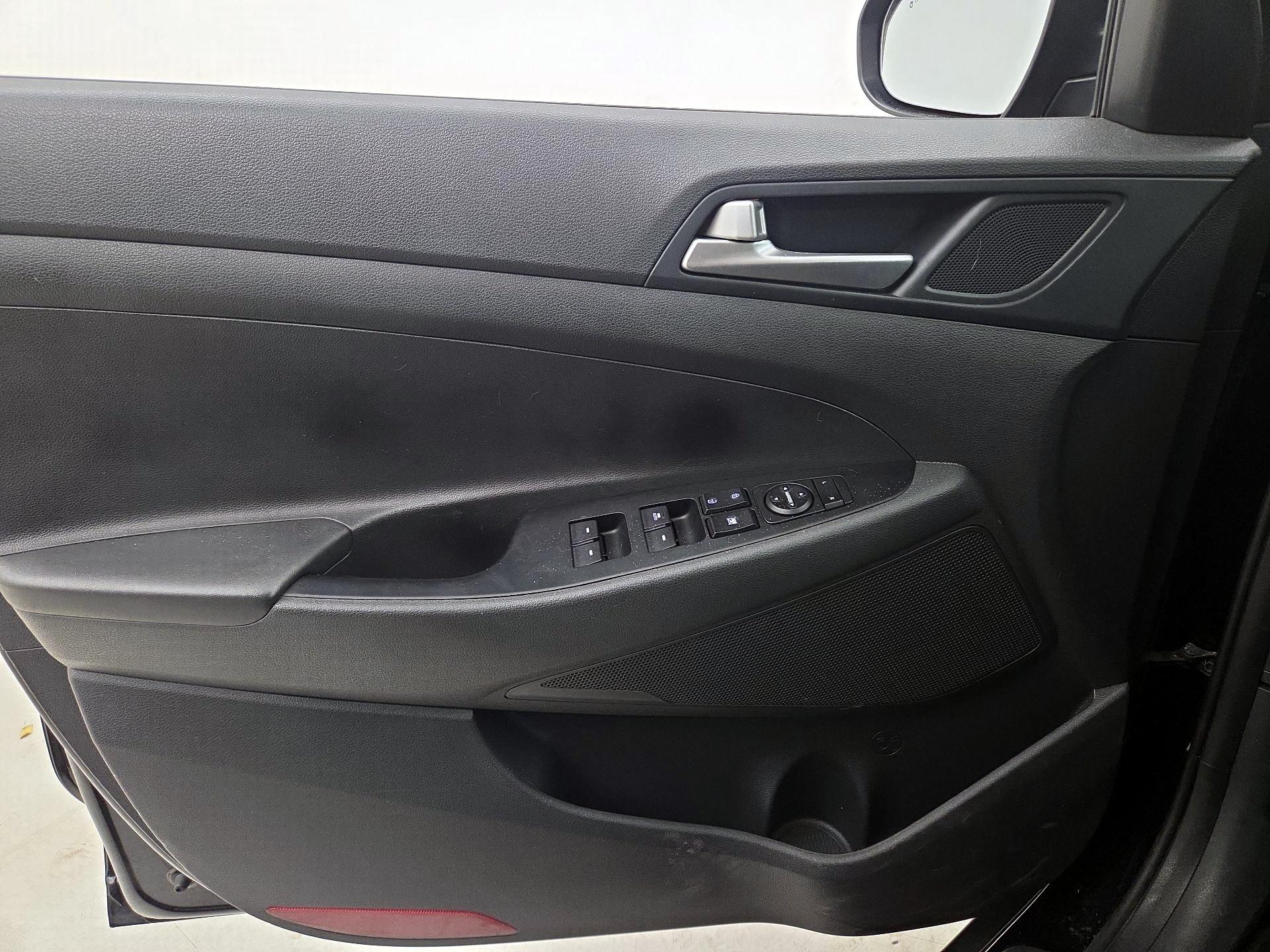 Thumbnail: 2020 Hyundai Tucson - 12