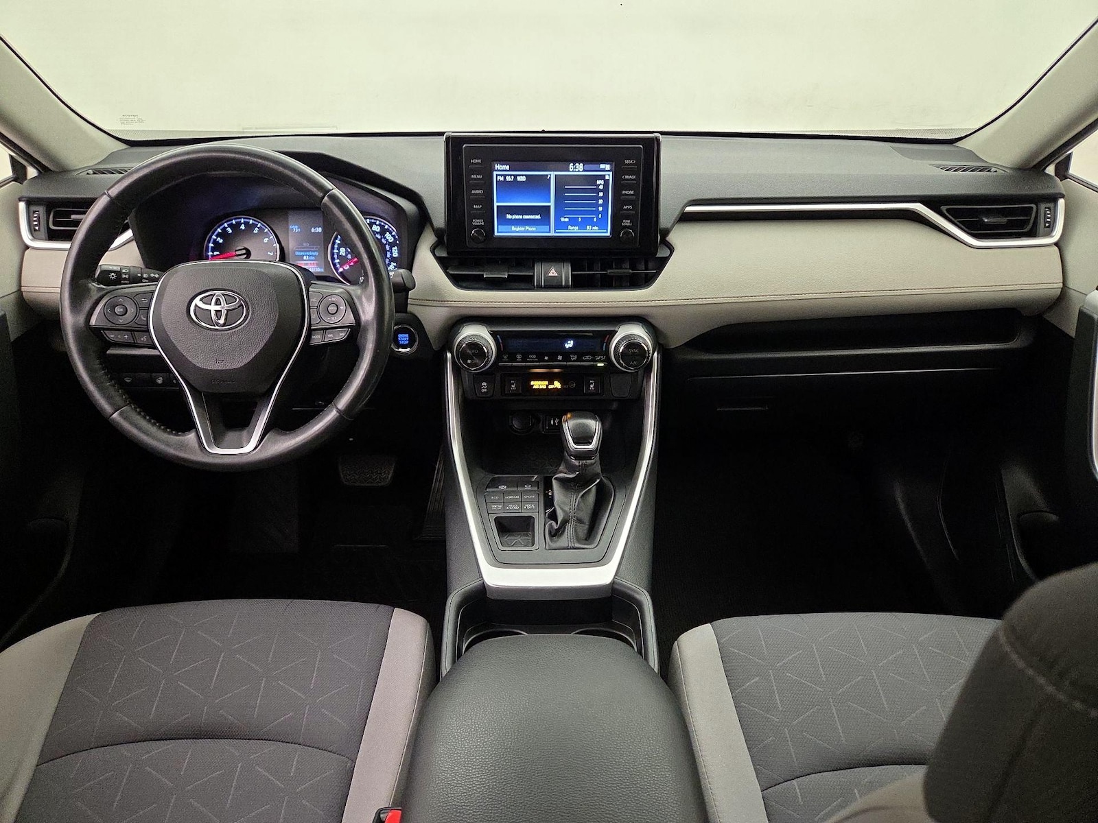 2019 Toyota RAV4 XLE - Photo 10