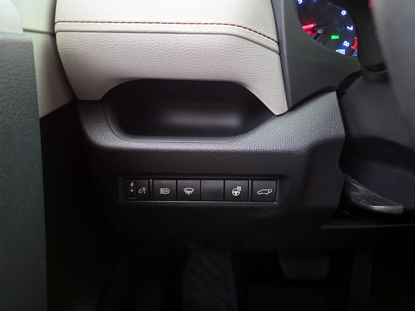 2019 Toyota RAV4 XLE - Photo 14
