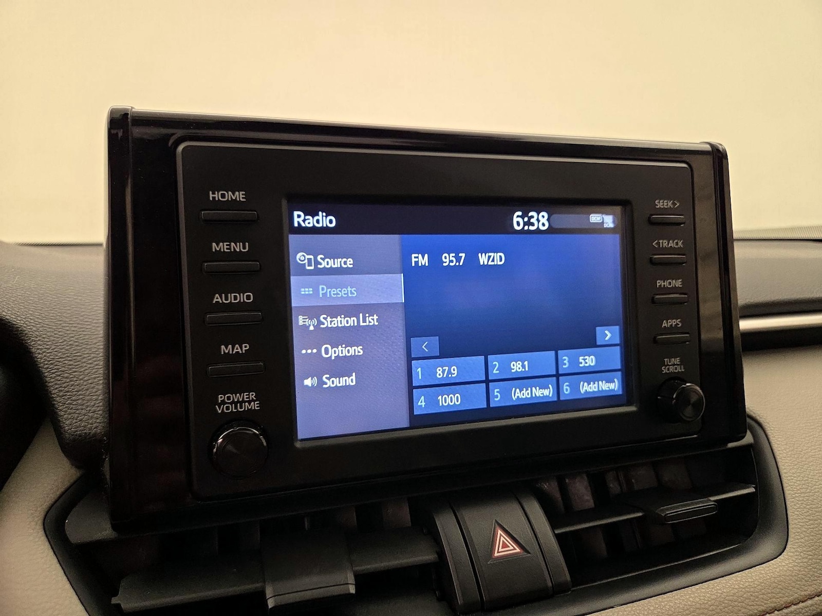 2019 Toyota RAV4 XLE - Photo 16