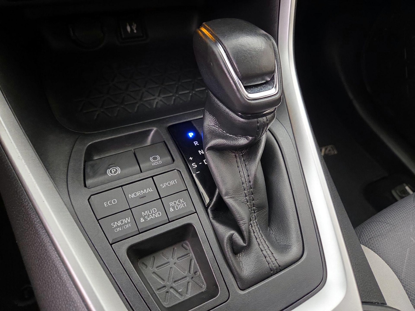 2019 Toyota RAV4 XLE - Photo 18