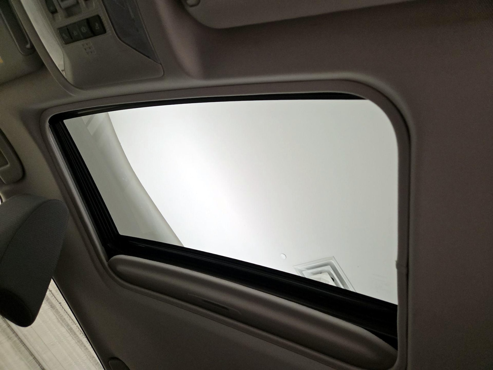 2019 Toyota RAV4 XLE - Photo 20