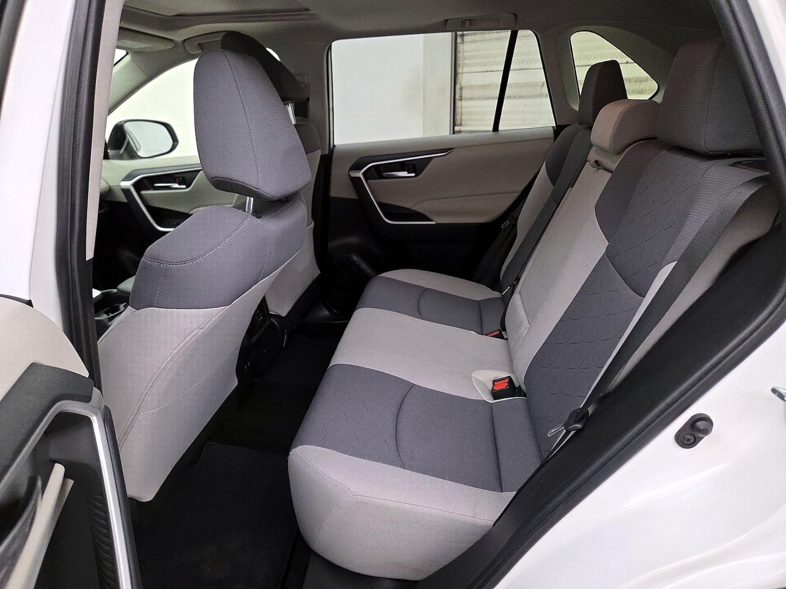 2019 Toyota RAV4 XLE - Photo 21