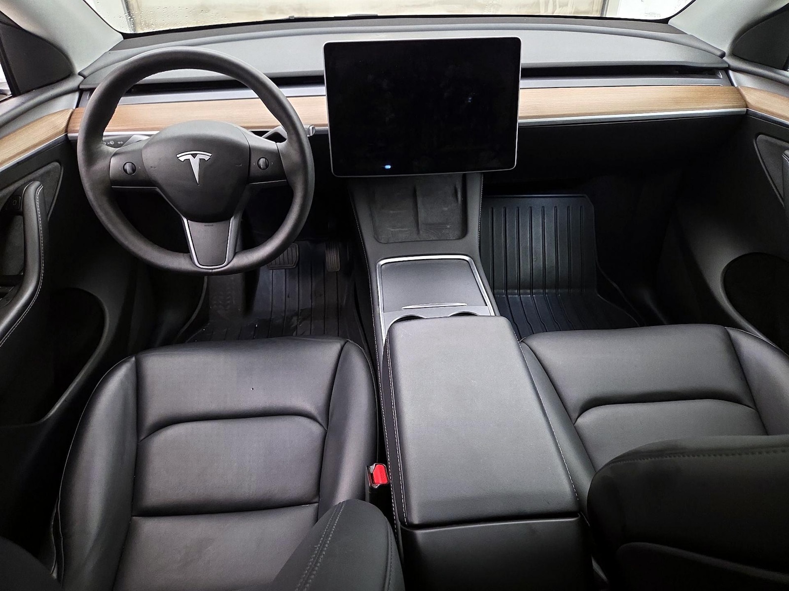 2024 Tesla Model Y Long Range - Photo 10