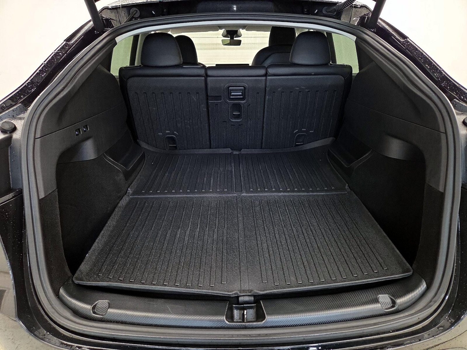 2024 Tesla Model Y Long Range - Photo 20