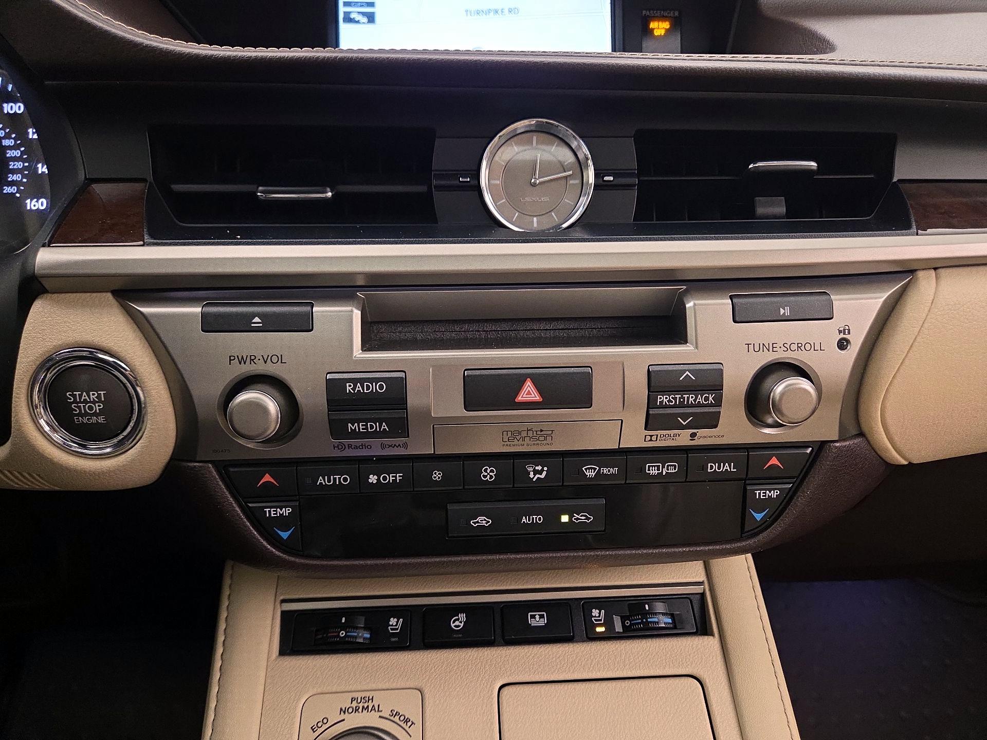 Thumbnail: 2016 Lexus ES - 17