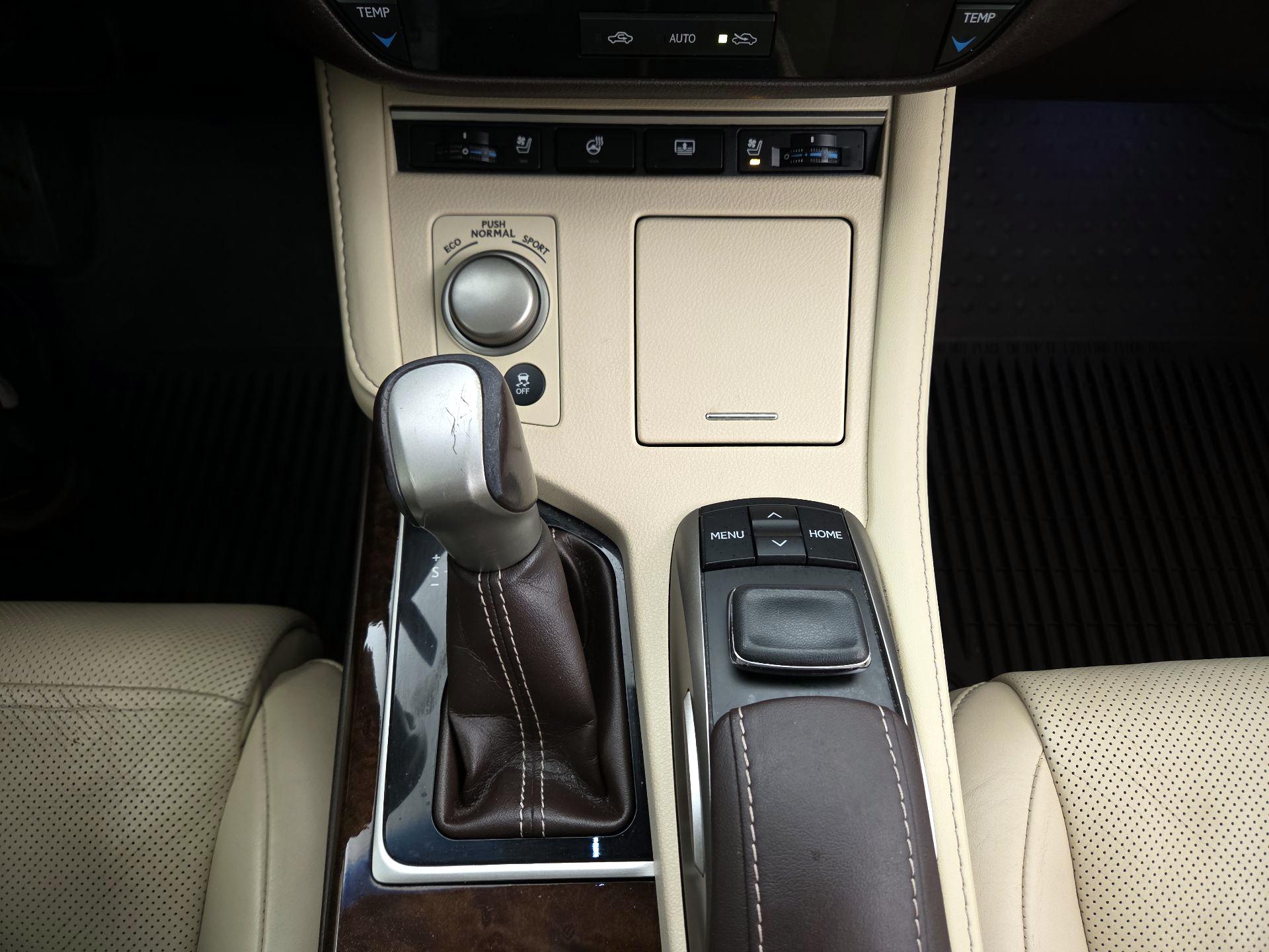 Thumbnail: 2016 Lexus ES - 18